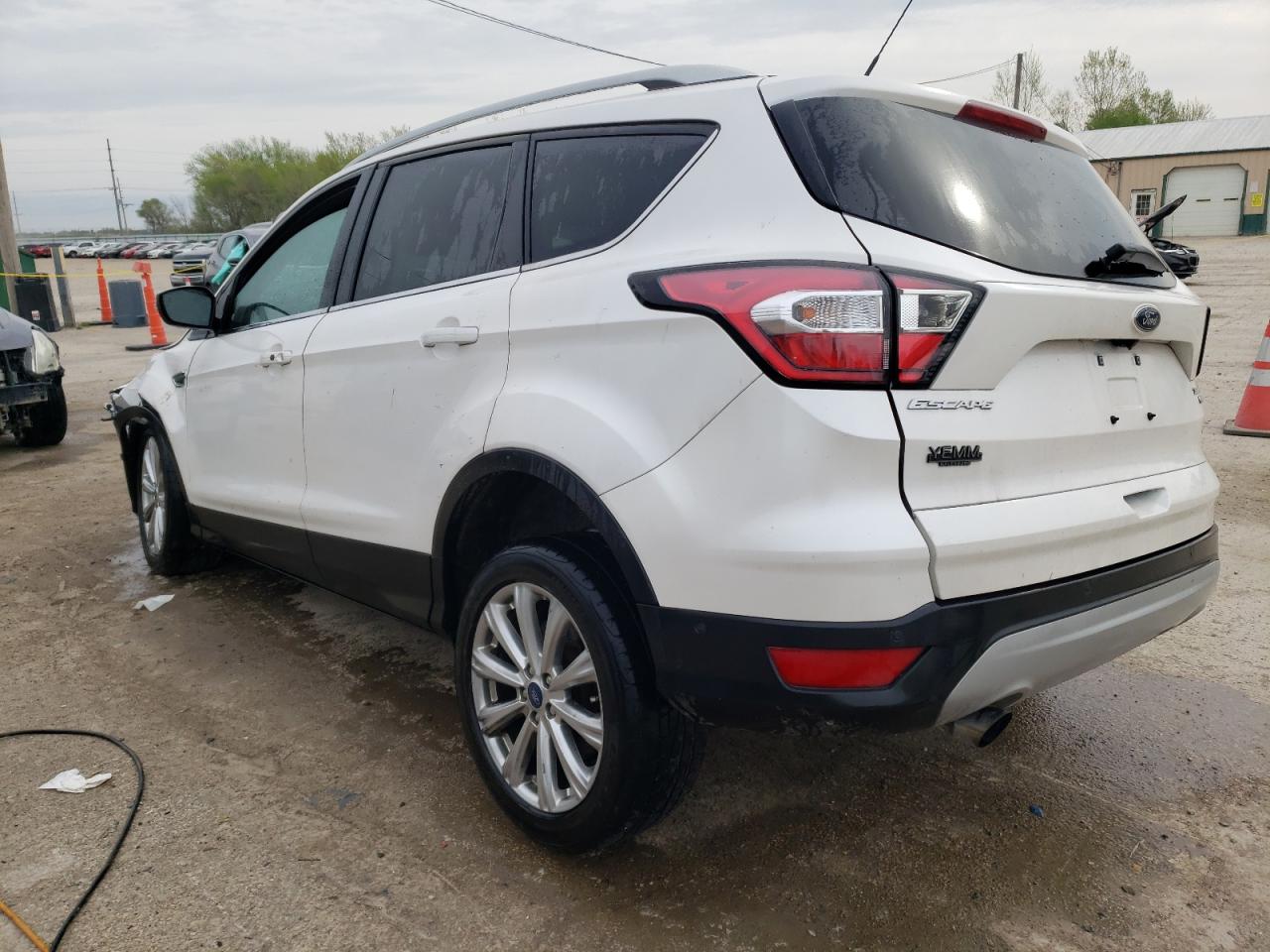 Photo 1 VIN: 1FMCU9J91JUB80596 - FORD ESCAPE 