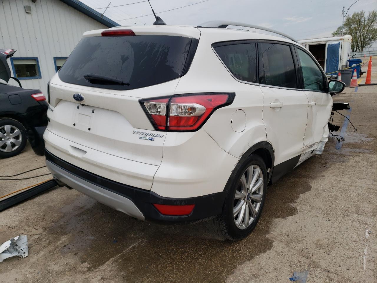 Photo 2 VIN: 1FMCU9J91JUB80596 - FORD ESCAPE 