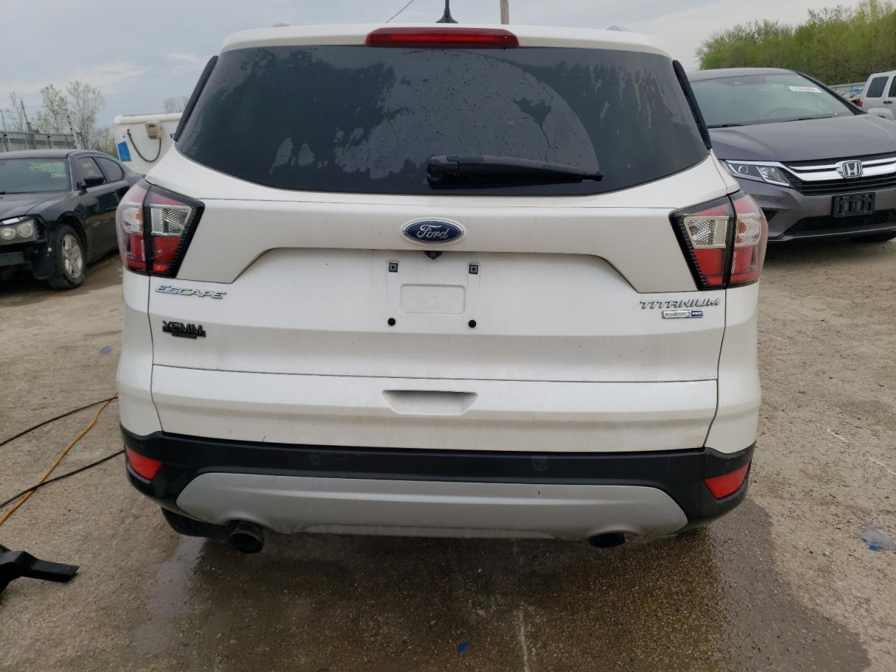 Photo 5 VIN: 1FMCU9J91JUB80596 - FORD ESCAPE 