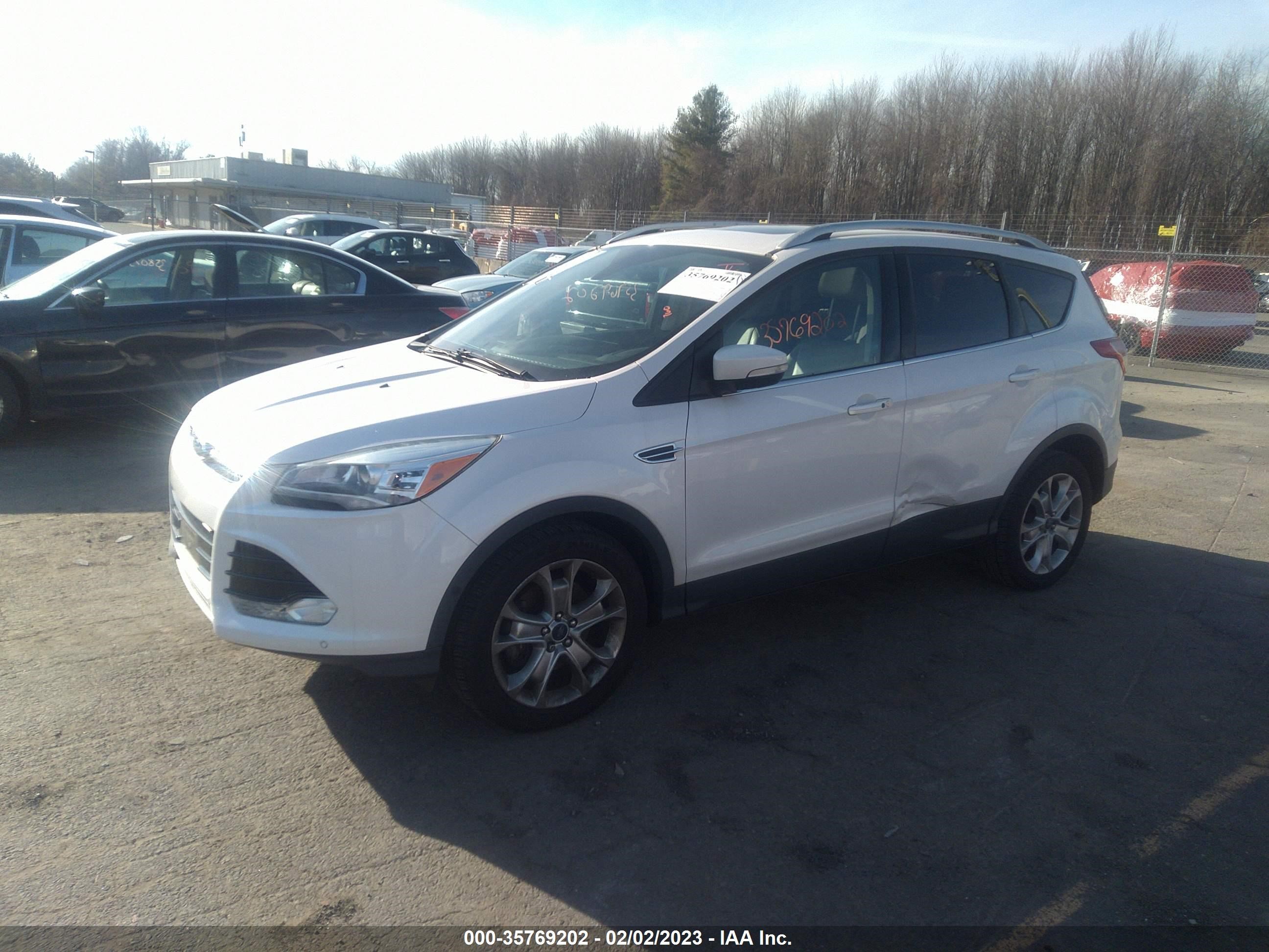 Photo 1 VIN: 1FMCU9J92GUB84293 - FORD ESCAPE 