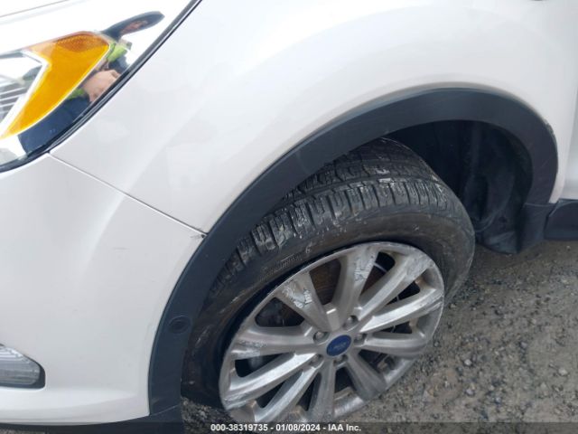 Photo 5 VIN: 1FMCU9J92JUA57809 - FORD ESCAPE 