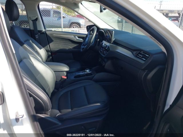 Photo 4 VIN: 1FMCU9J92NUB98692 - FORD ESCAPE 