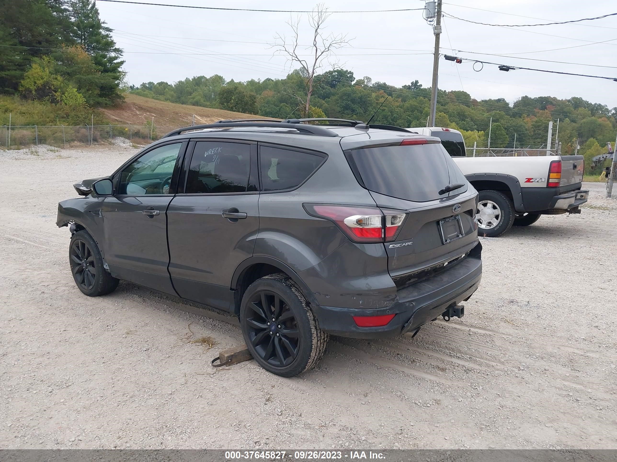 Photo 2 VIN: 1FMCU9J93HUA78890 - FORD ESCAPE 