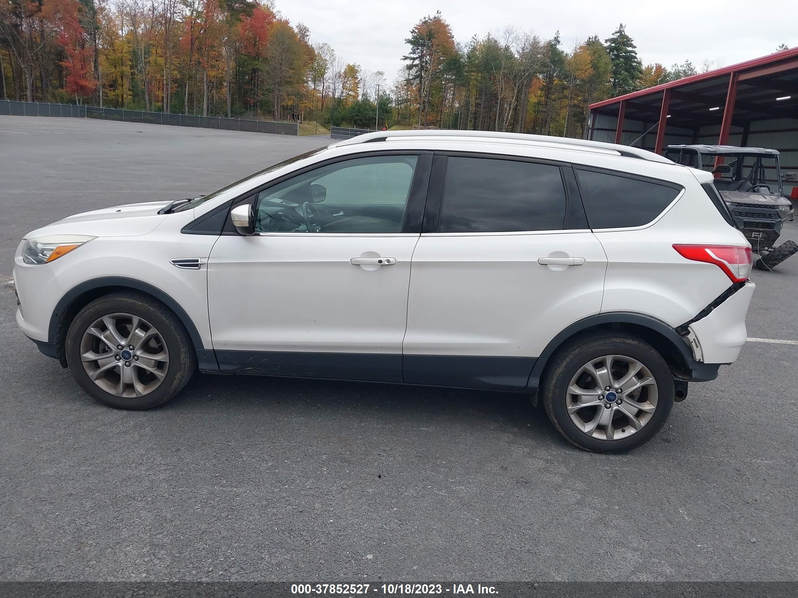 Photo 13 VIN: 1FMCU9J94FUA14337 - FORD ESCAPE 