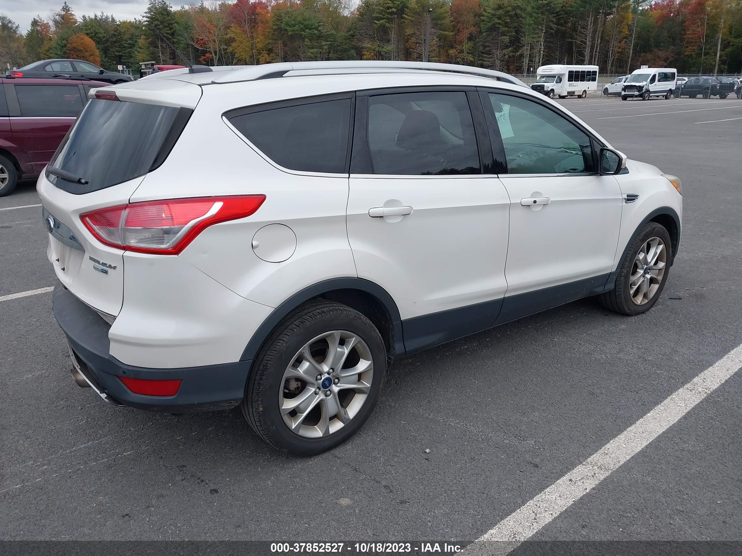 Photo 3 VIN: 1FMCU9J94FUA14337 - FORD ESCAPE 