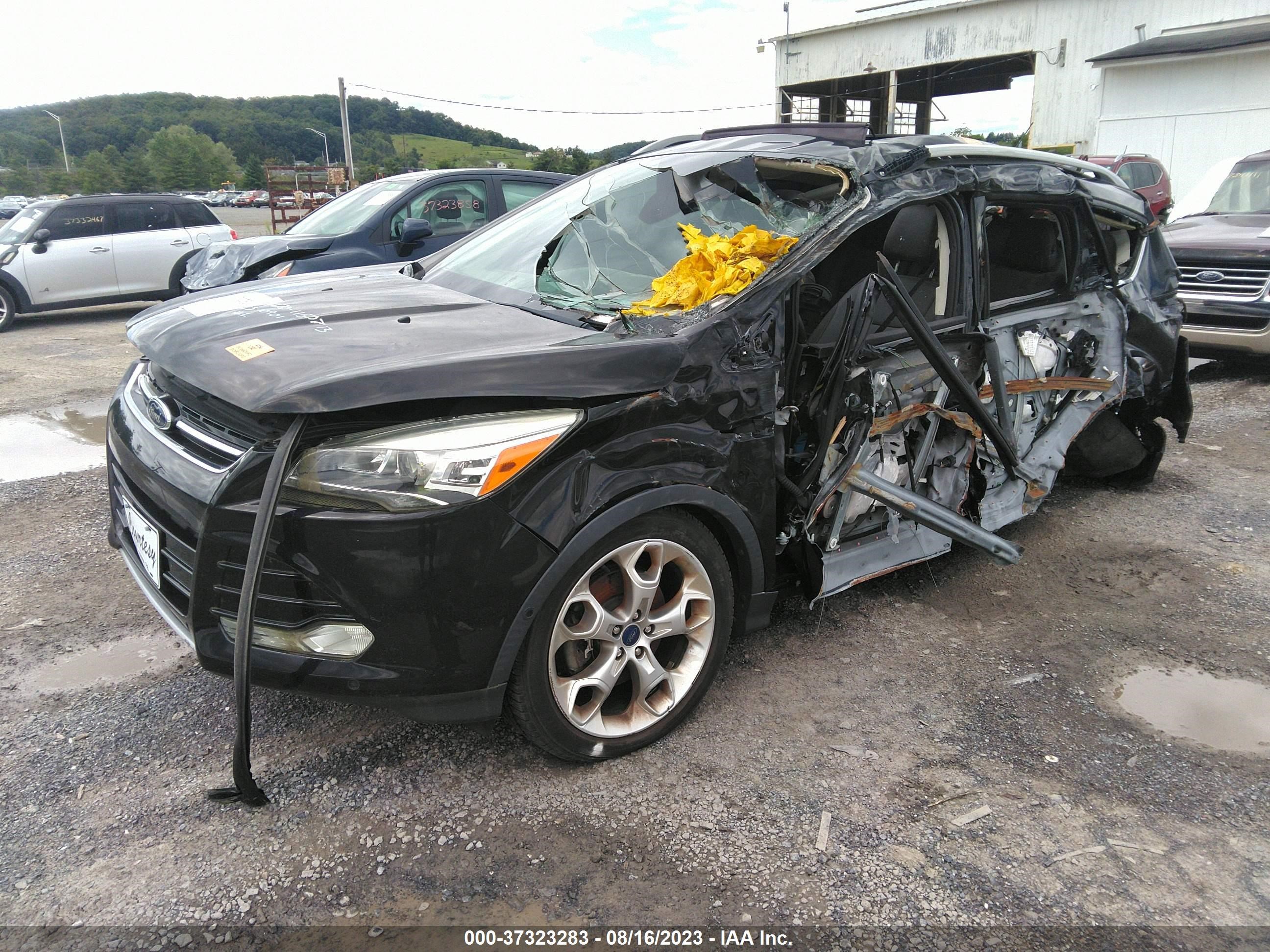 Photo 1 VIN: 1FMCU9J94GUB28761 - FORD ESCAPE 