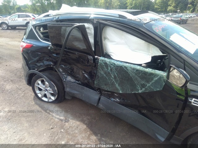 Photo 5 VIN: 1FMCU9J95GUC22759 - FORD ESCAPE 