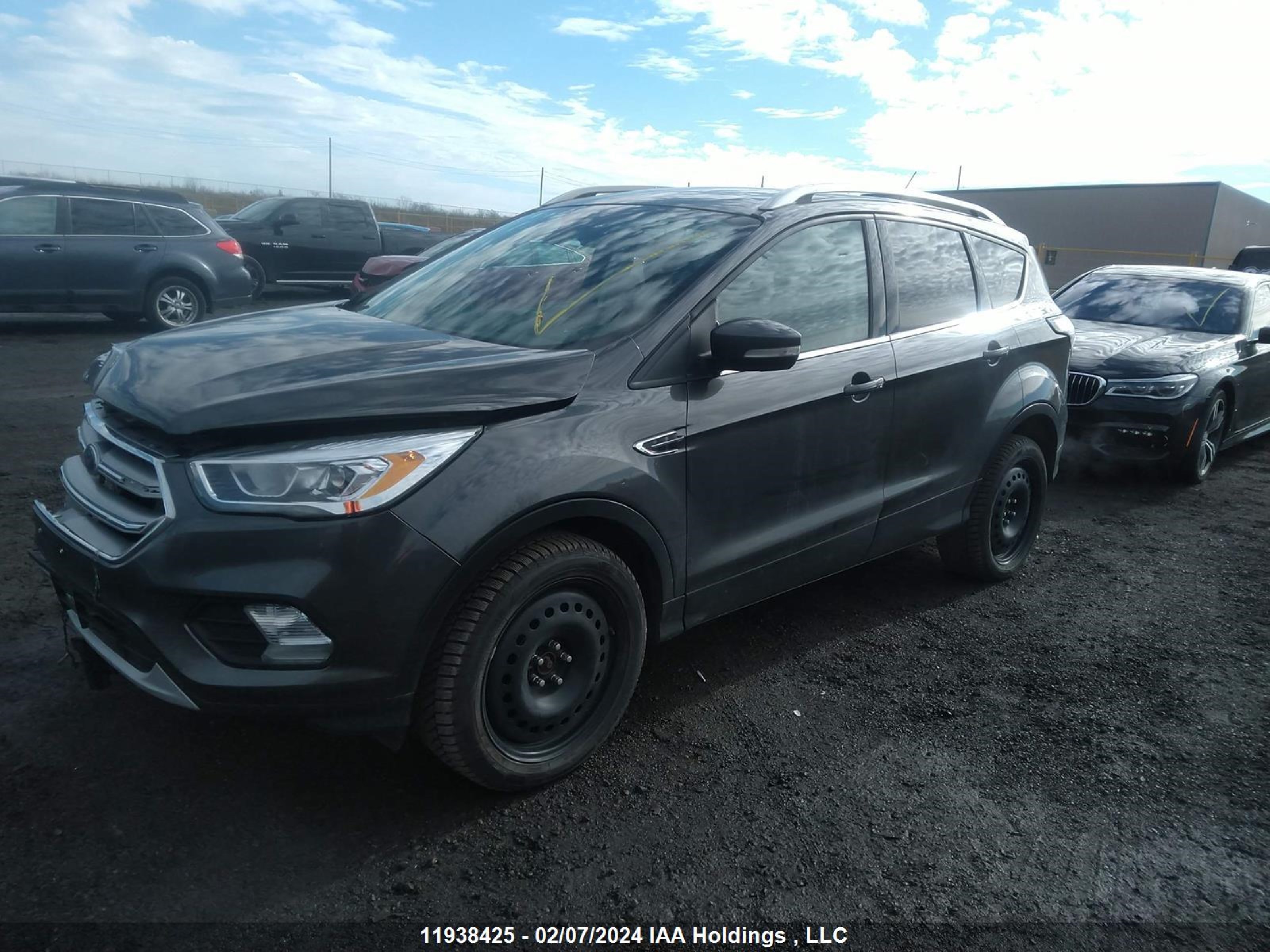 Photo 1 VIN: 1FMCU9J95HUD62389 - FORD ESCAPE 