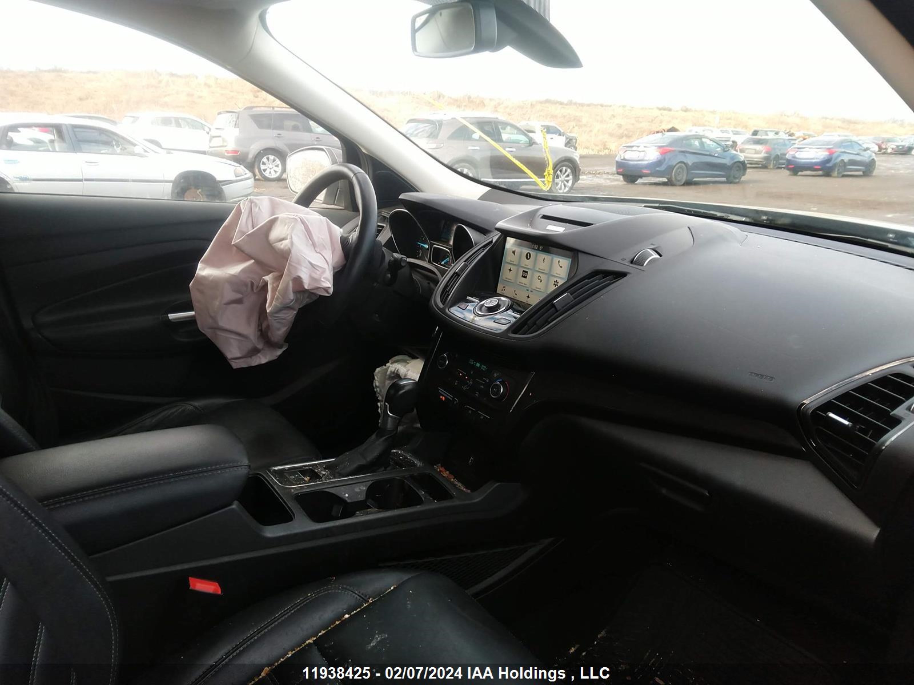 Photo 4 VIN: 1FMCU9J95HUD62389 - FORD ESCAPE 