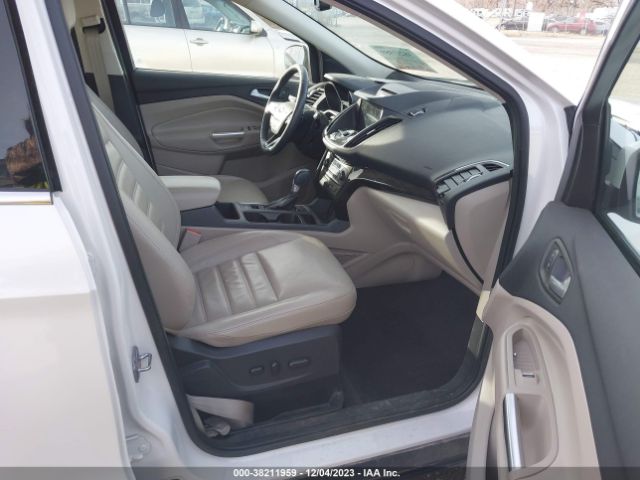 Photo 4 VIN: 1FMCU9J95HUE95704 - FORD ESCAPE 