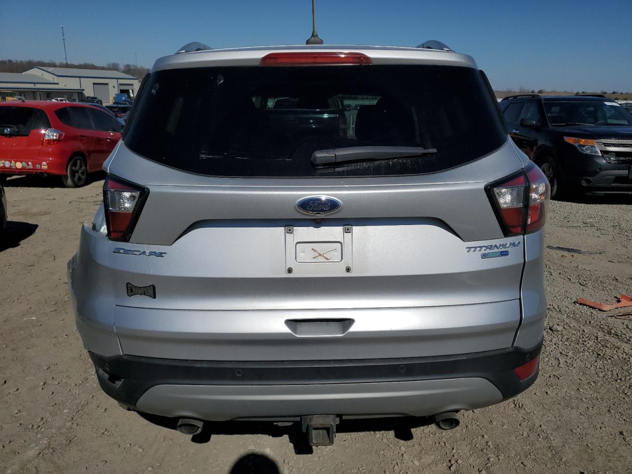 Photo 5 VIN: 1FMCU9J95JUA70604 - FORD ESCAPE 