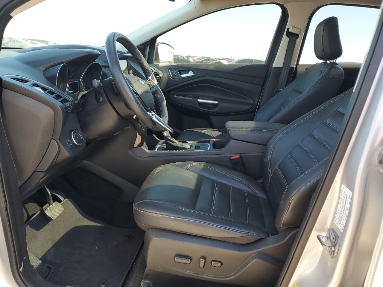 Photo 6 VIN: 1FMCU9J95JUA70604 - FORD ESCAPE 