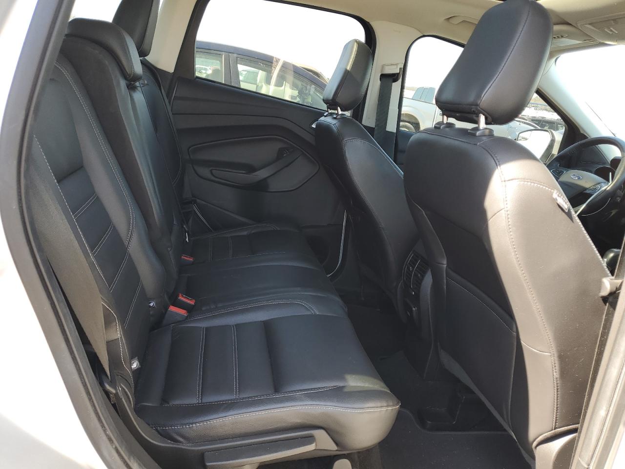 Photo 9 VIN: 1FMCU9J95JUA70604 - FORD ESCAPE 