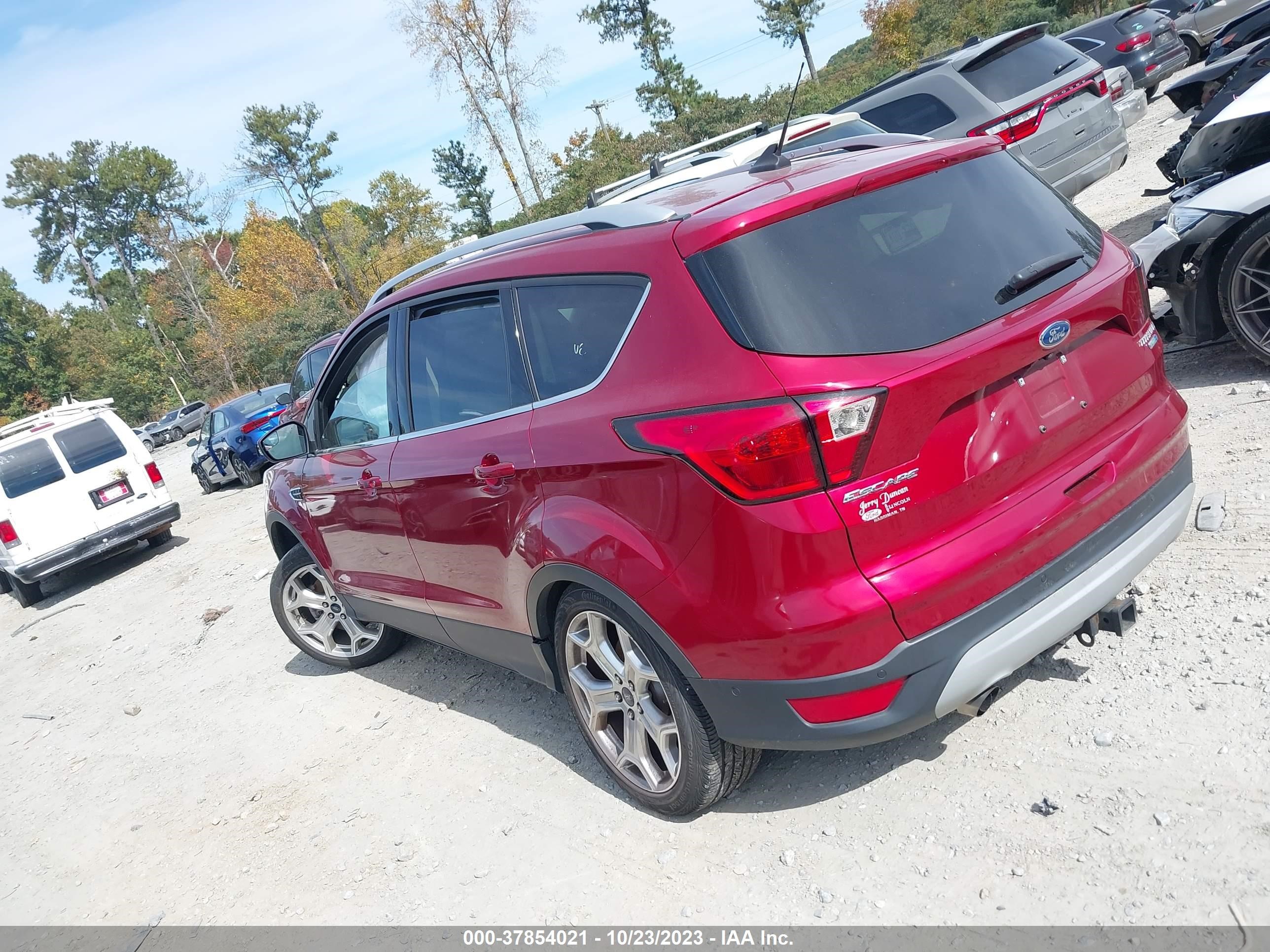 Photo 2 VIN: 1FMCU9J95KUA29715 - FORD ESCAPE 