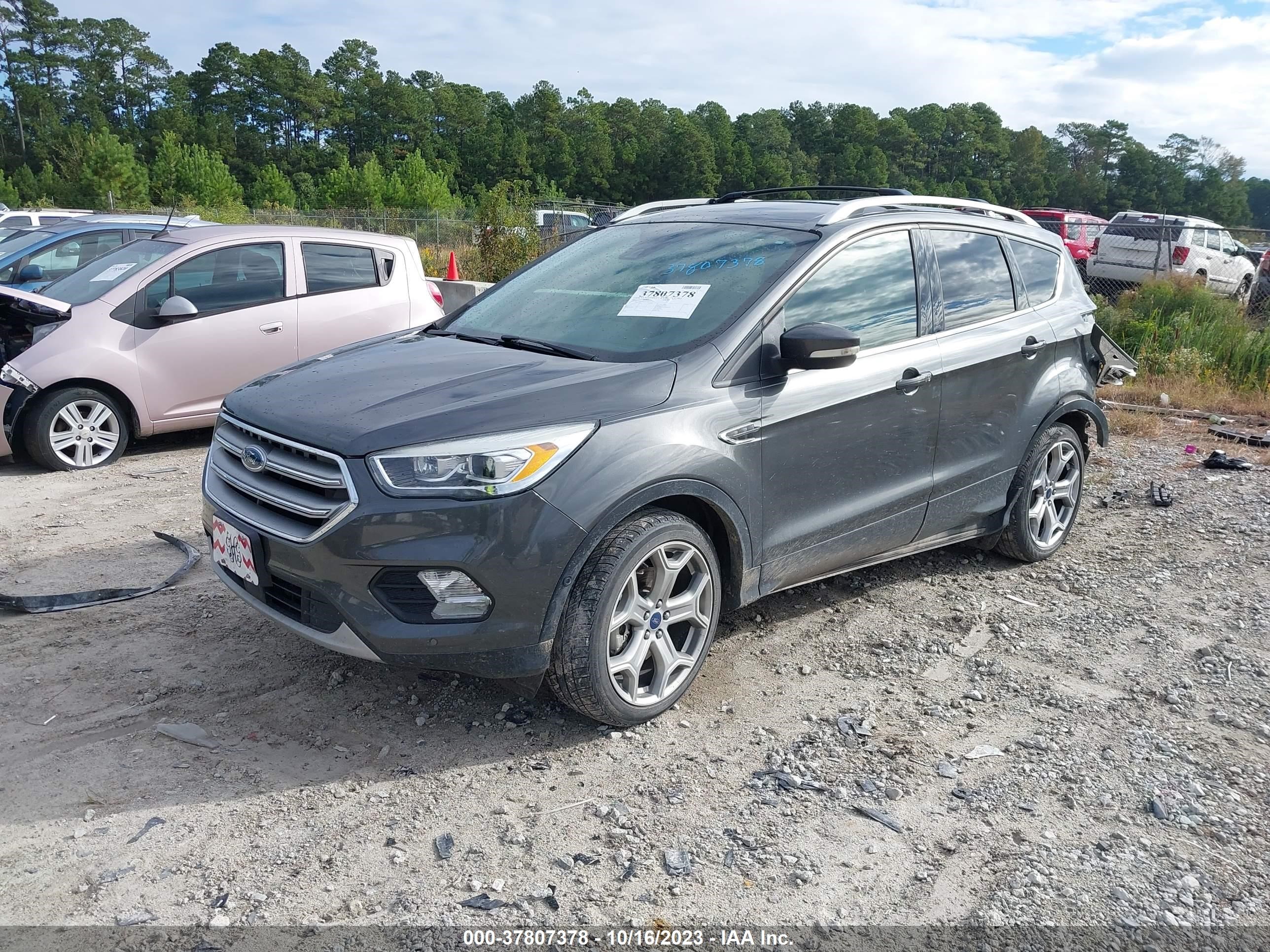 Photo 1 VIN: 1FMCU9J96HUA31563 - FORD ESCAPE 