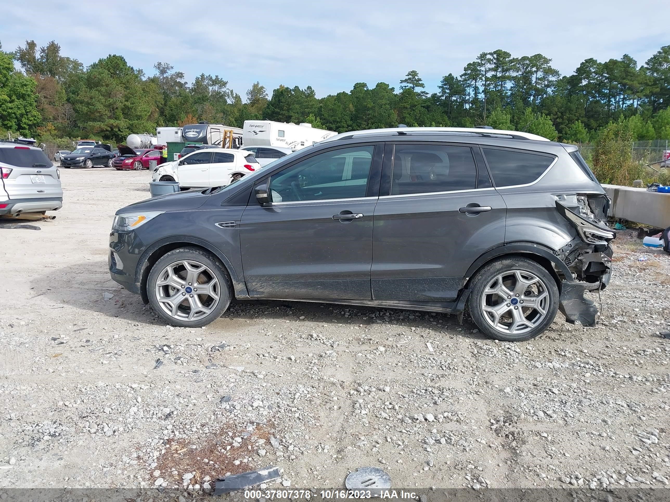 Photo 13 VIN: 1FMCU9J96HUA31563 - FORD ESCAPE 