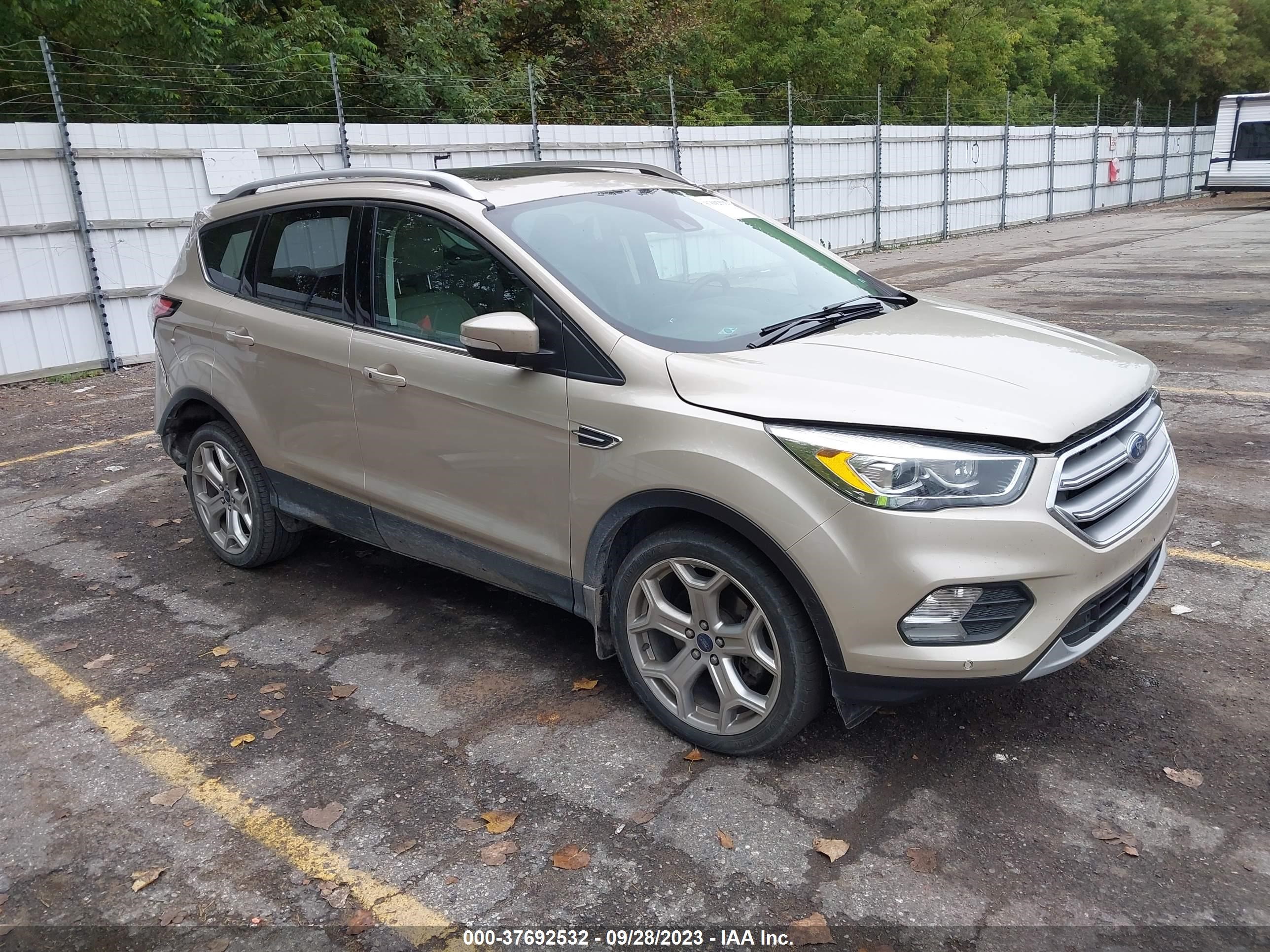 Photo 0 VIN: 1FMCU9J96HUE87966 - FORD ESCAPE 