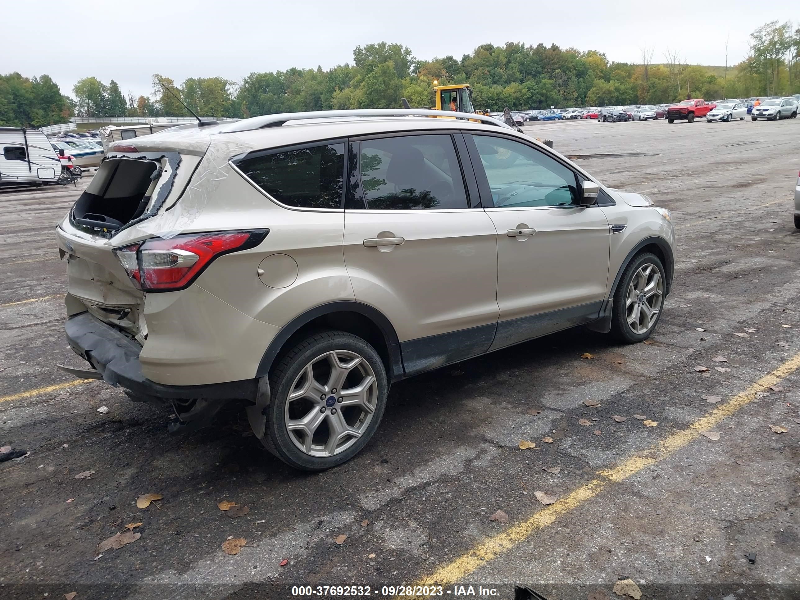 Photo 3 VIN: 1FMCU9J96HUE87966 - FORD ESCAPE 