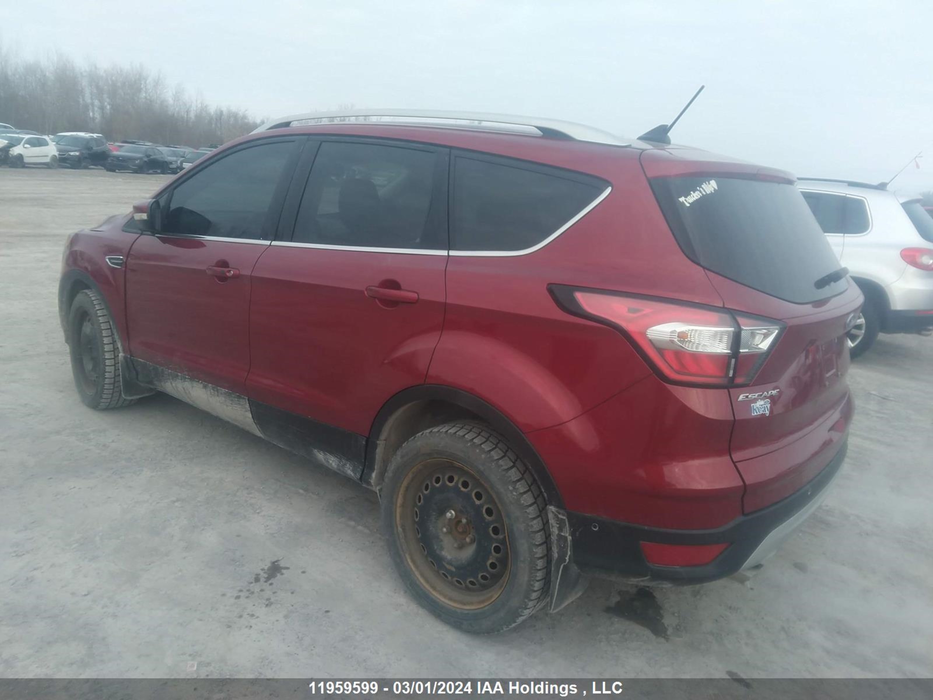 Photo 2 VIN: 1FMCU9J96JUA67758 - FORD ESCAPE 