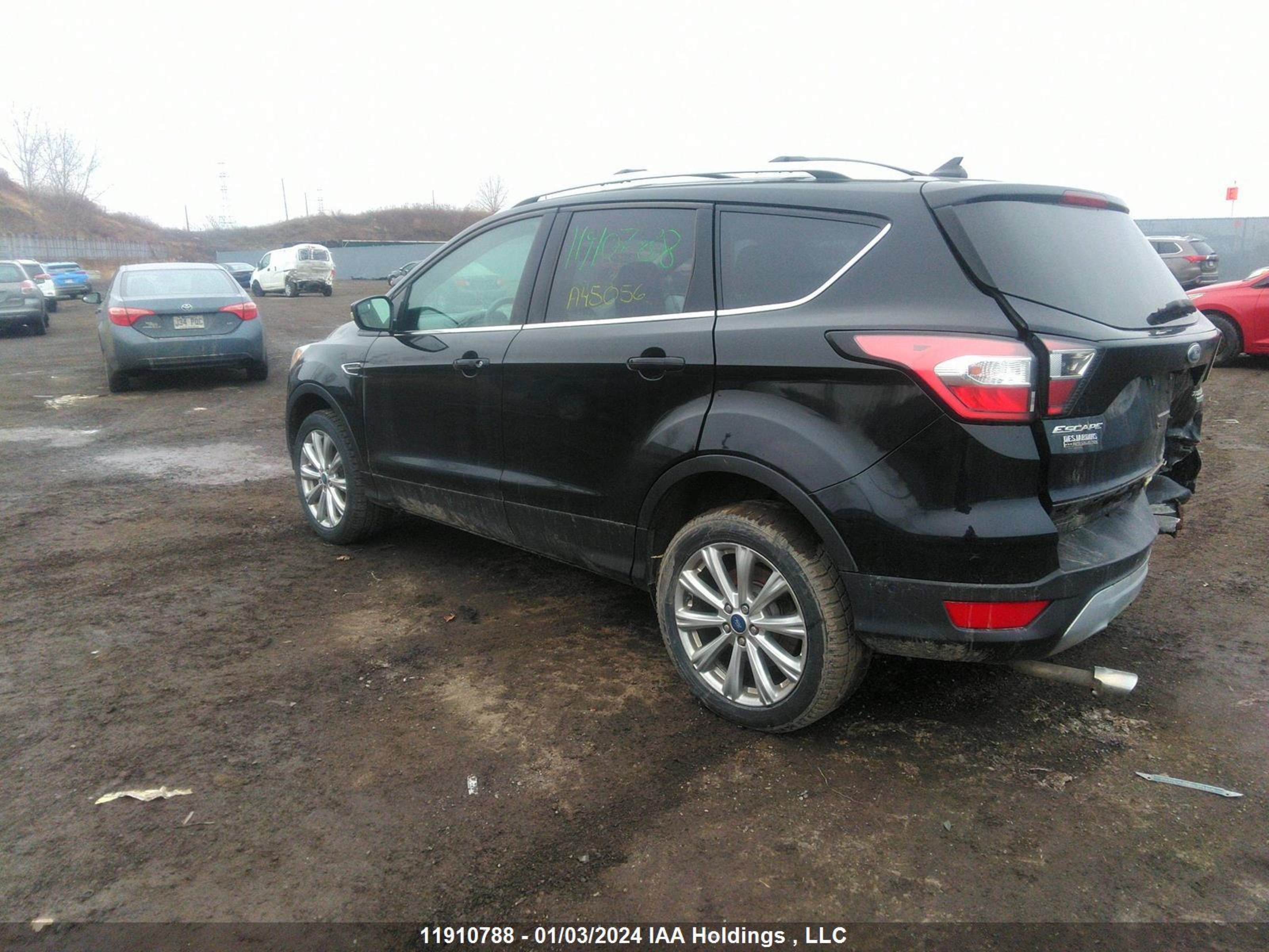 Photo 2 VIN: 1FMCU9J97JUA45056 - FORD ESCAPE 