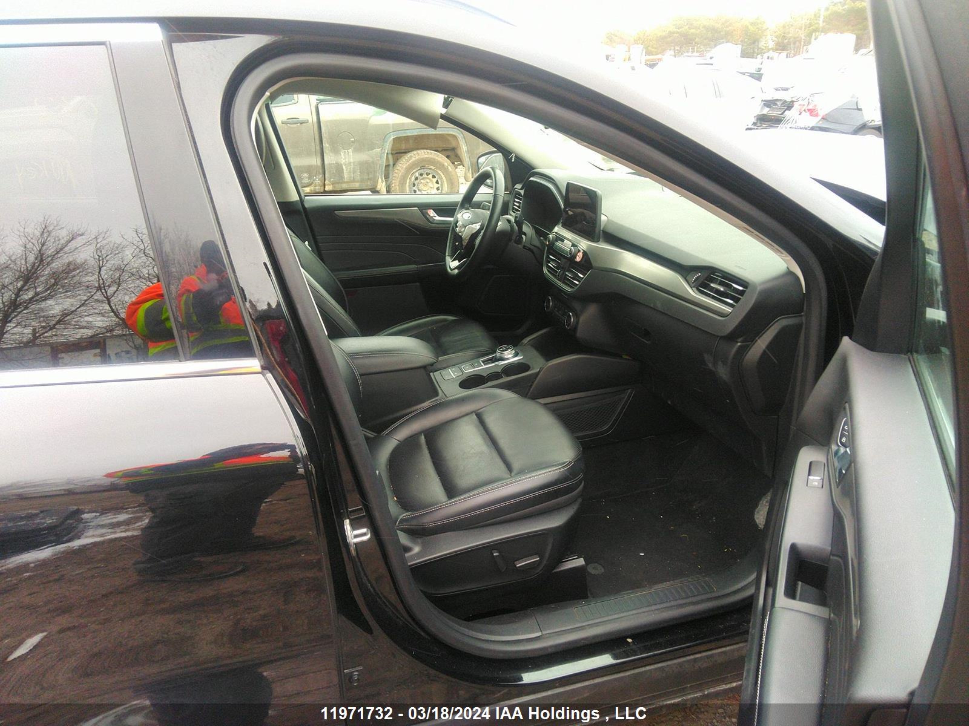 Photo 4 VIN: 1FMCU9J97MUA77686 - FORD ESCAPE 