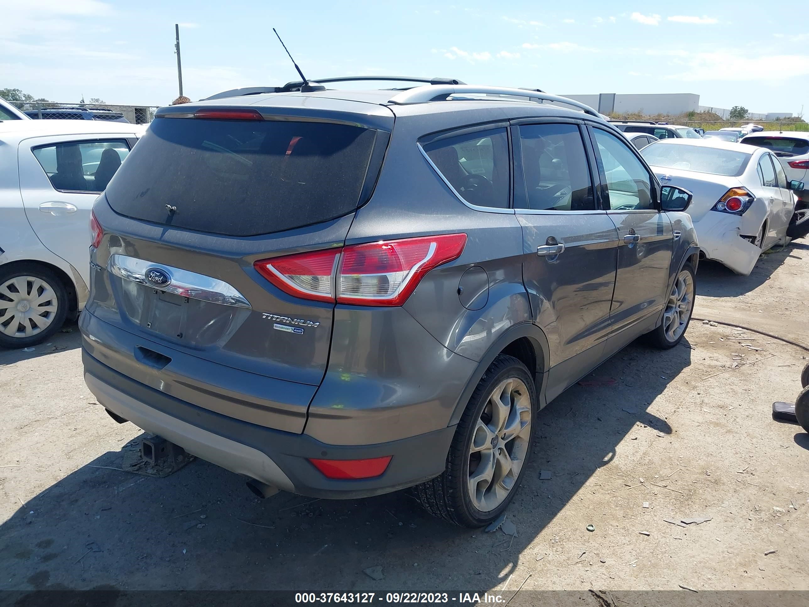 Photo 3 VIN: 1FMCU9J98EUA35934 - FORD ESCAPE 