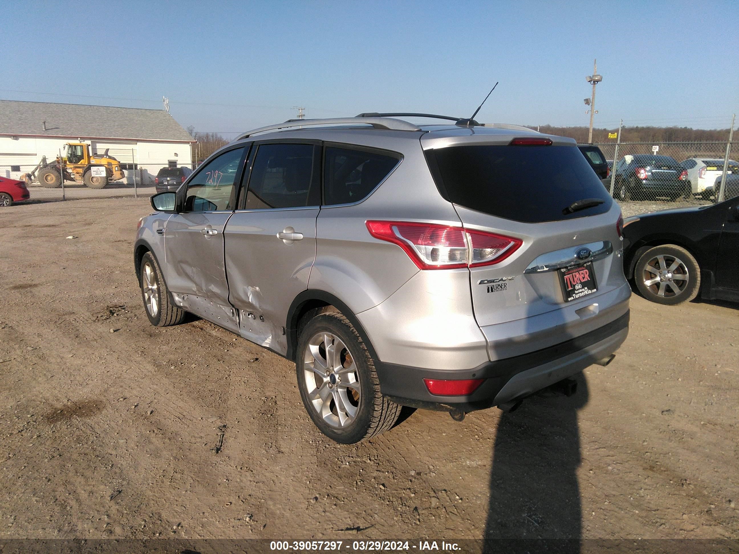 Photo 2 VIN: 1FMCU9J98EUD21833 - FORD ESCAPE 