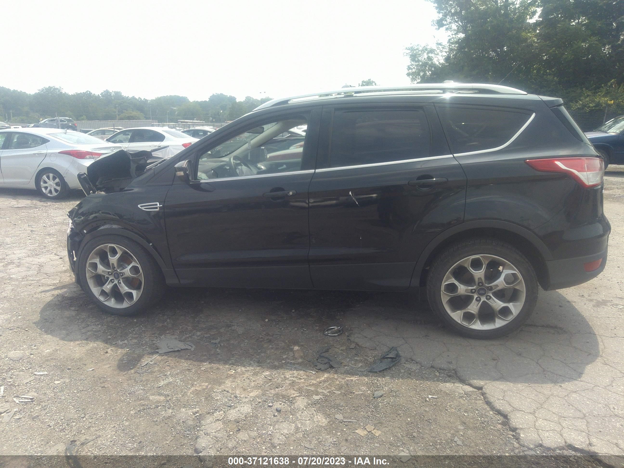 Photo 13 VIN: 1FMCU9J98FUB15817 - FORD ESCAPE 