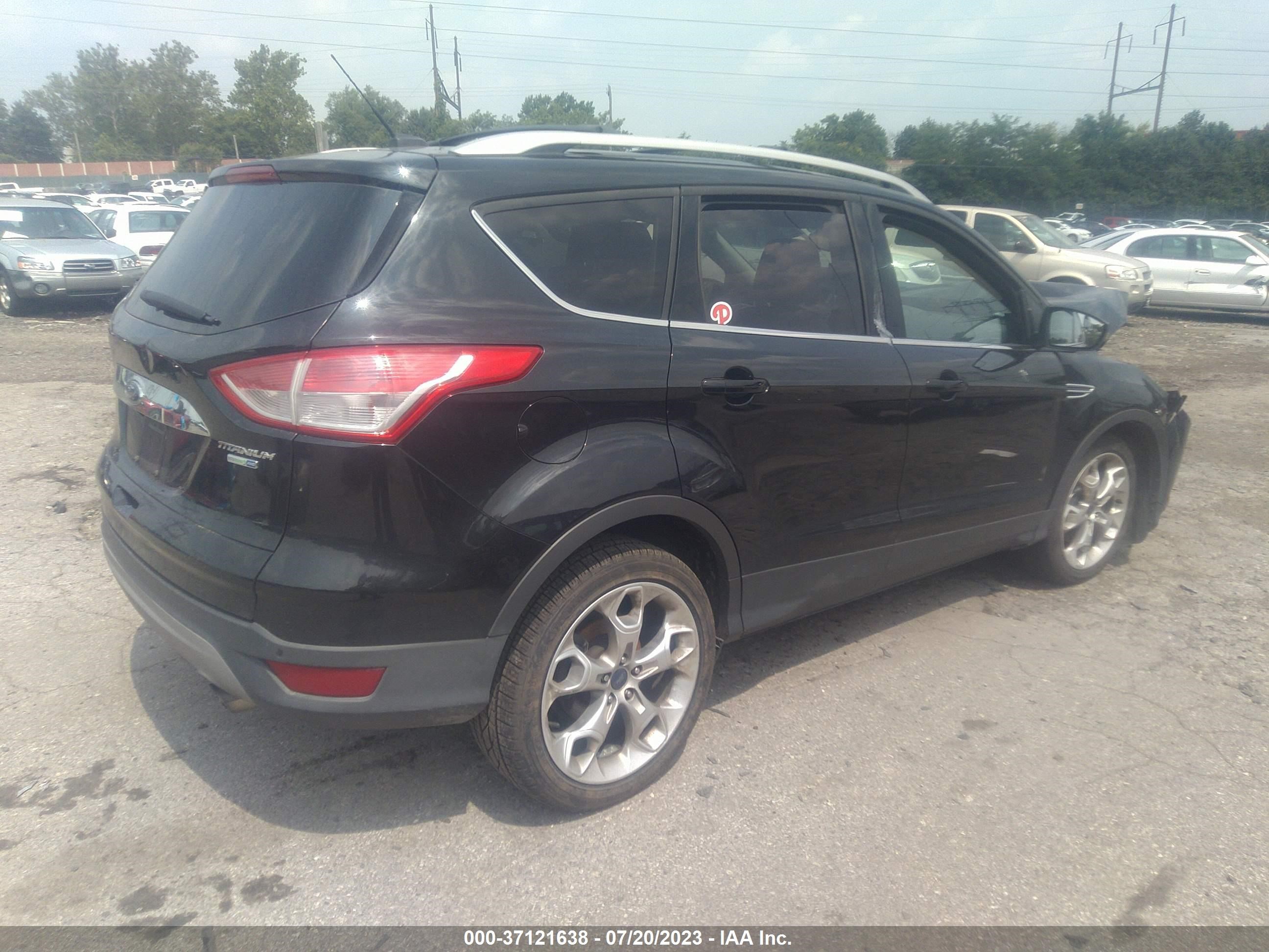 Photo 3 VIN: 1FMCU9J98FUB15817 - FORD ESCAPE 