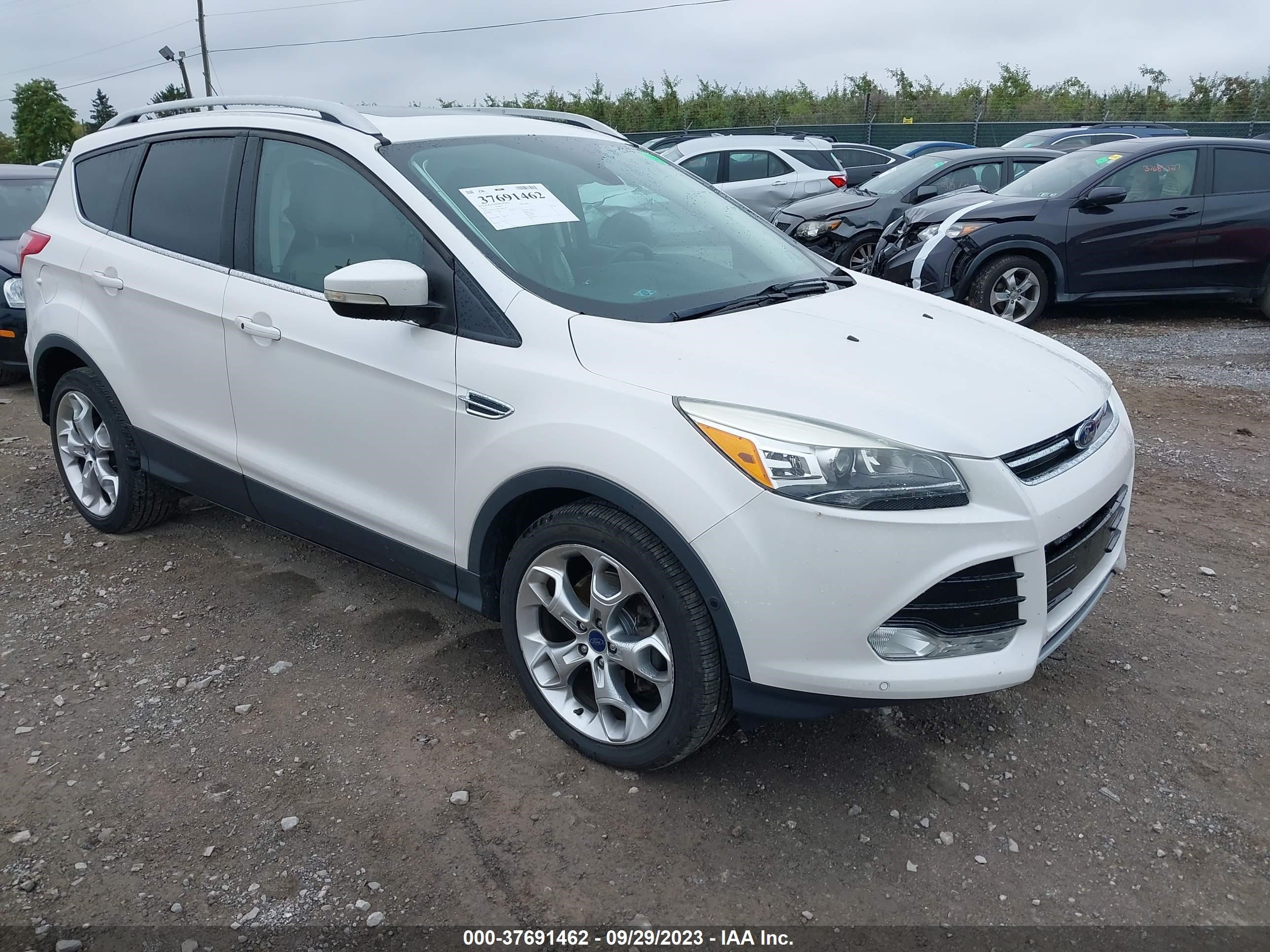 Photo 0 VIN: 1FMCU9J98FUB86919 - FORD ESCAPE 