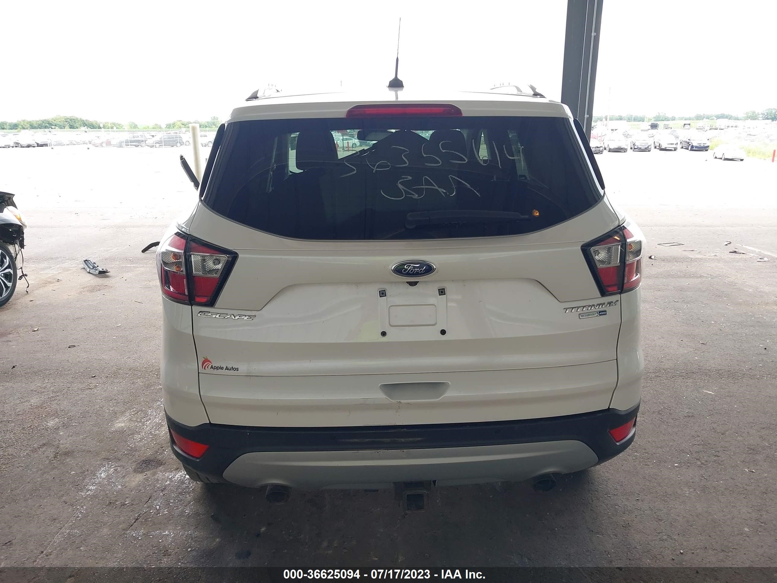 Photo 15 VIN: 1FMCU9J98HUE96152 - FORD ESCAPE 