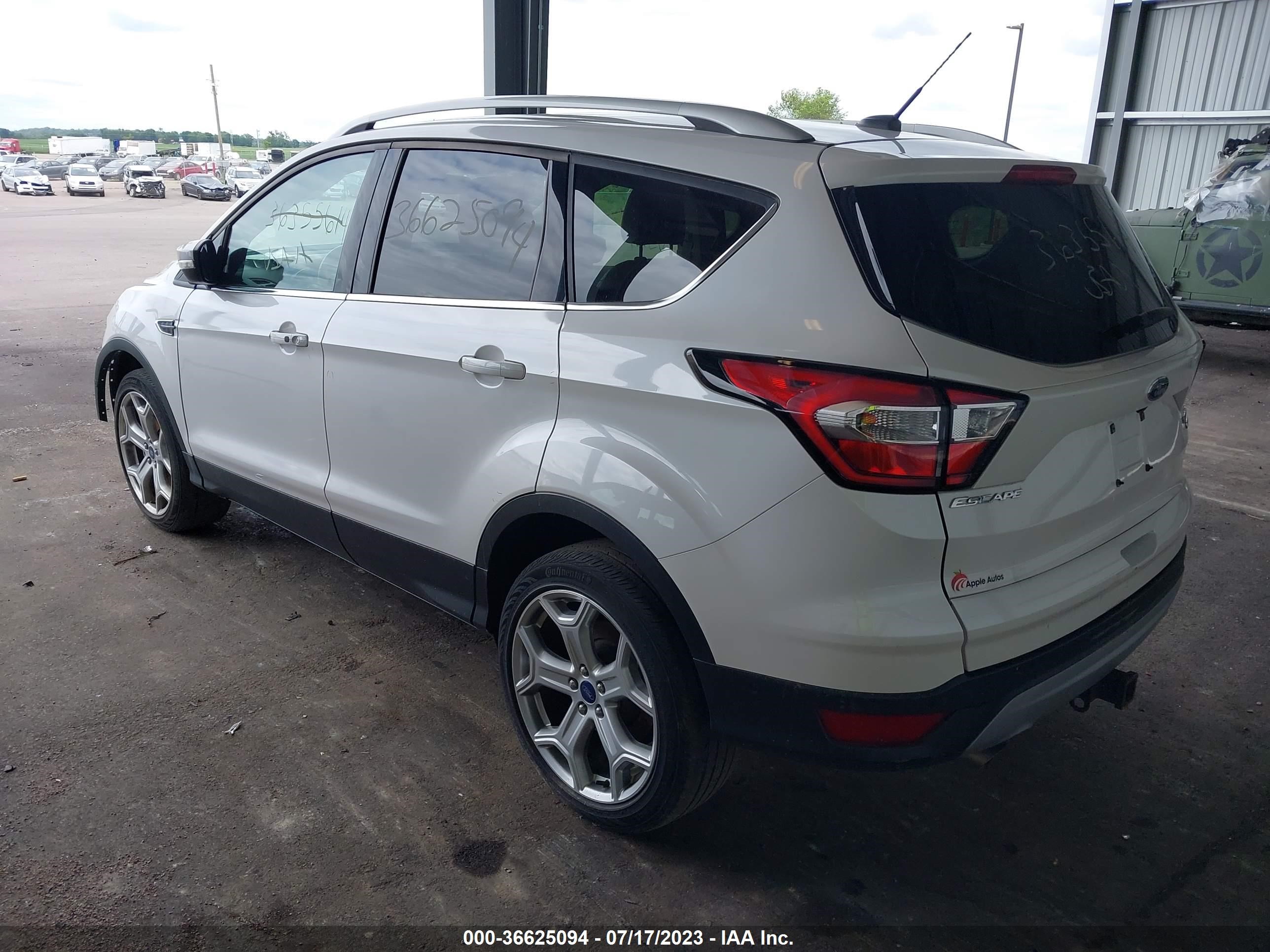 Photo 2 VIN: 1FMCU9J98HUE96152 - FORD ESCAPE 