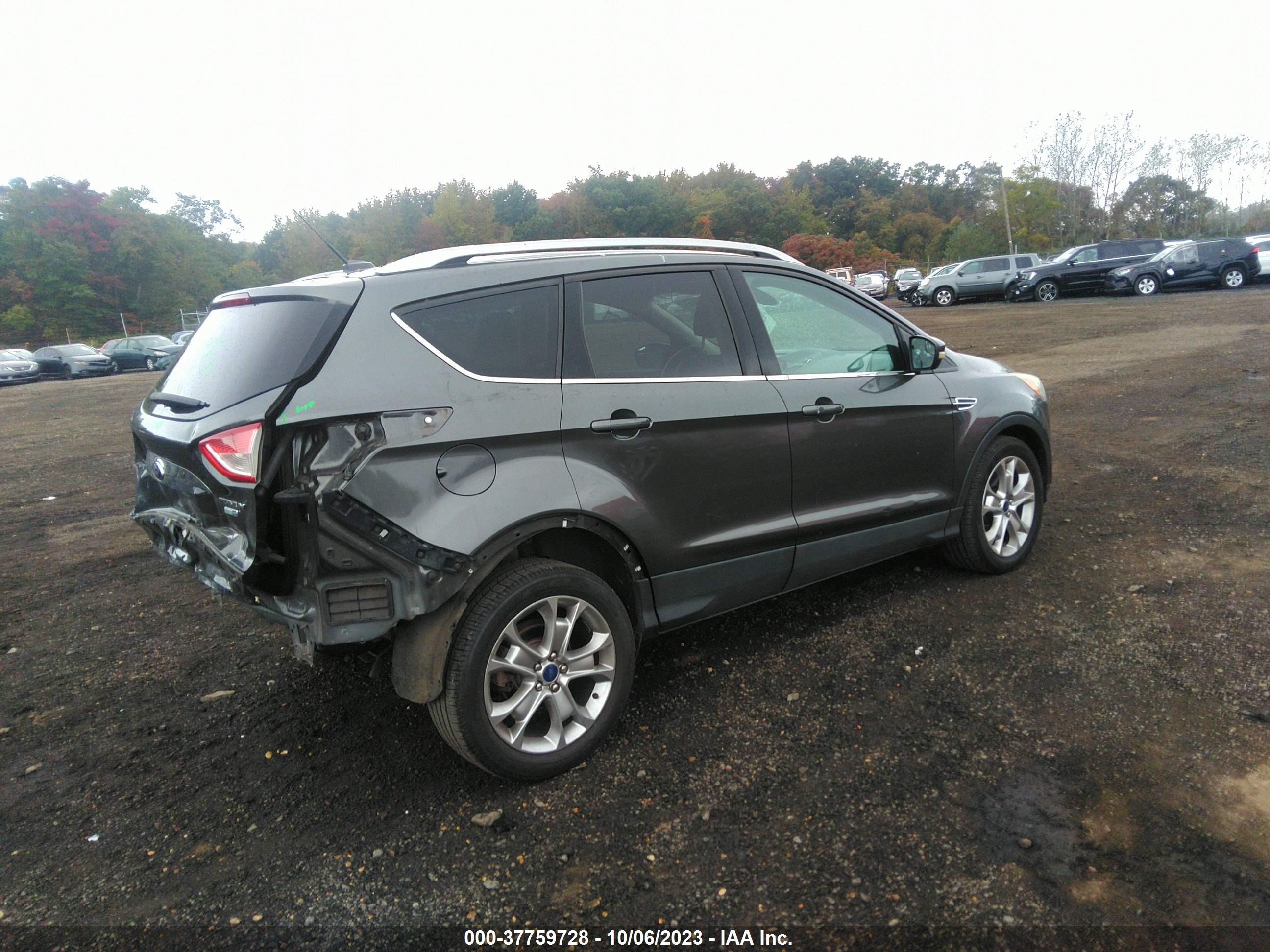 Photo 3 VIN: 1FMCU9J99FUA35524 - FORD ESCAPE 