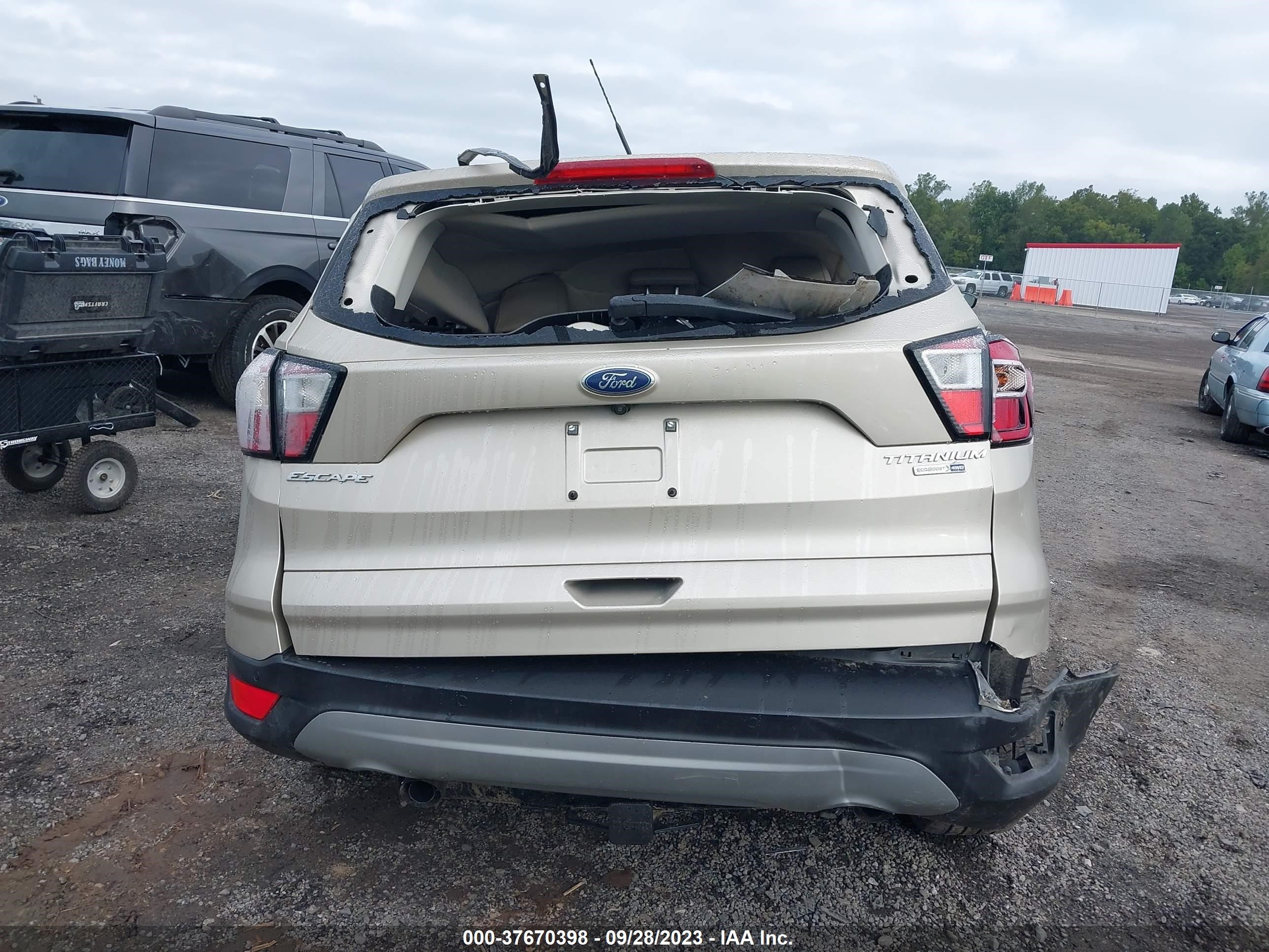 Photo 15 VIN: 1FMCU9J99HUE87380 - FORD ESCAPE 