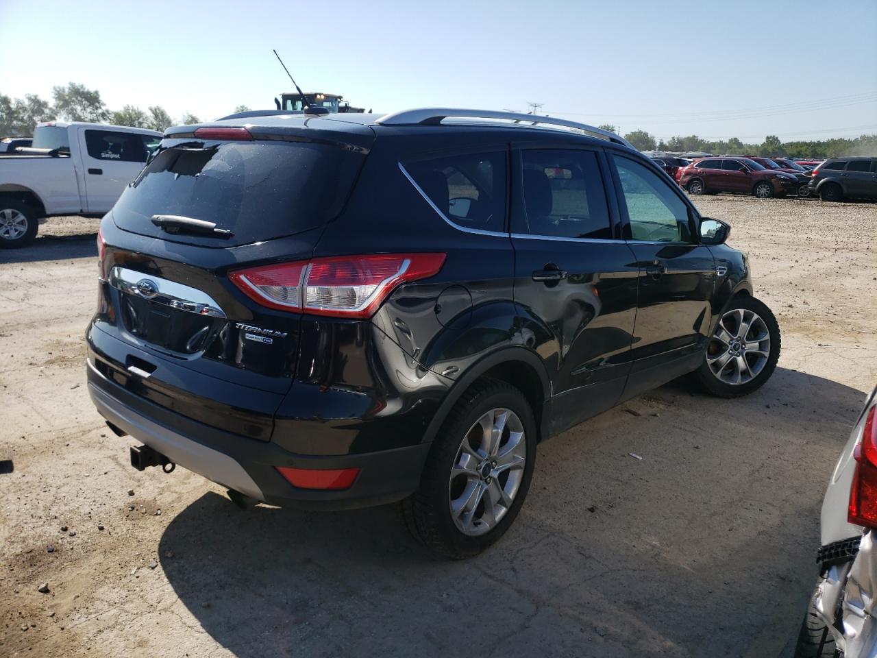 Photo 2 VIN: 1FMCU9J9XEUB95295 - FORD ESCAPE 