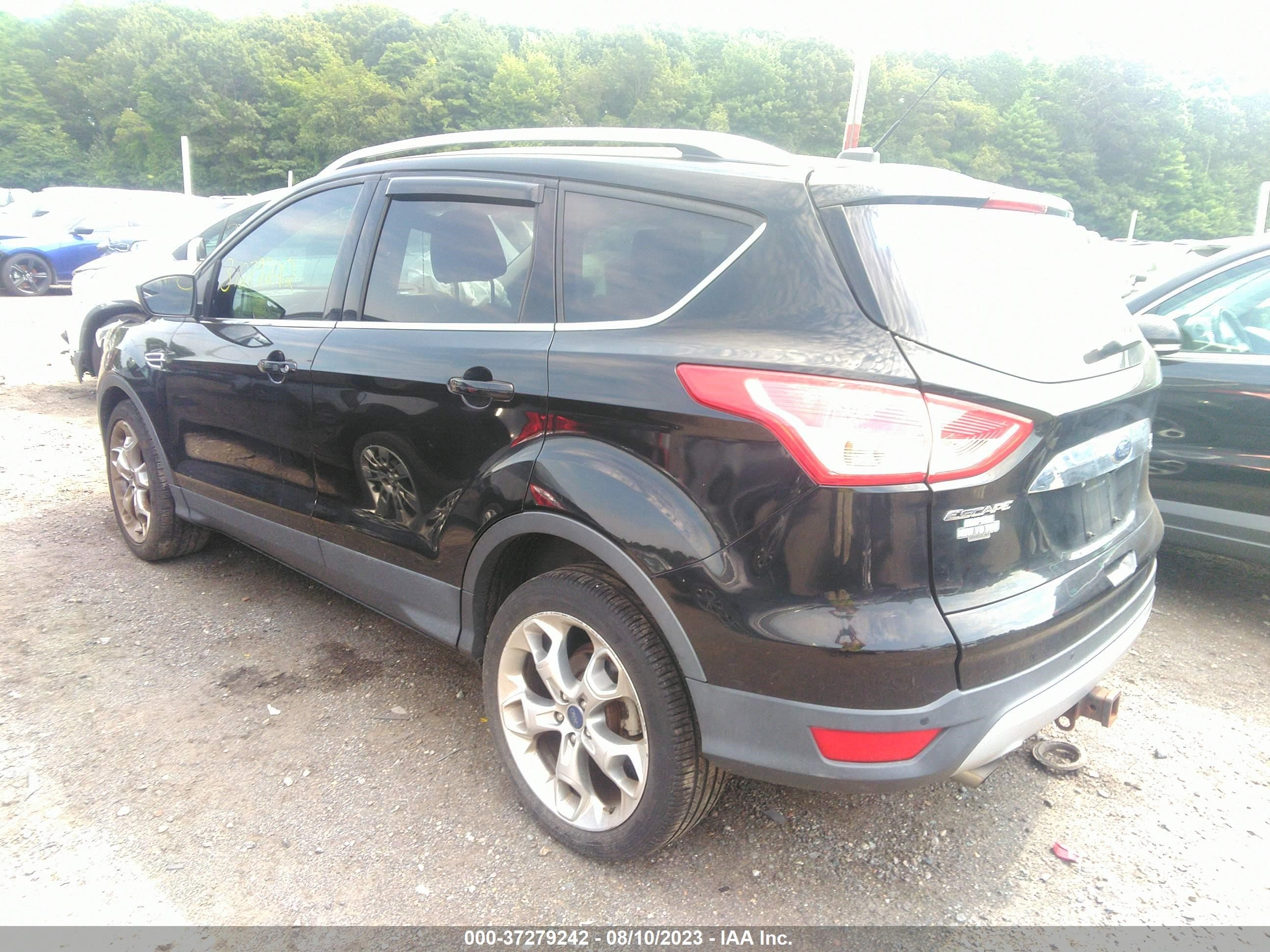 Photo 2 VIN: 1FMCU9J9XGUC30873 - FORD ESCAPE 