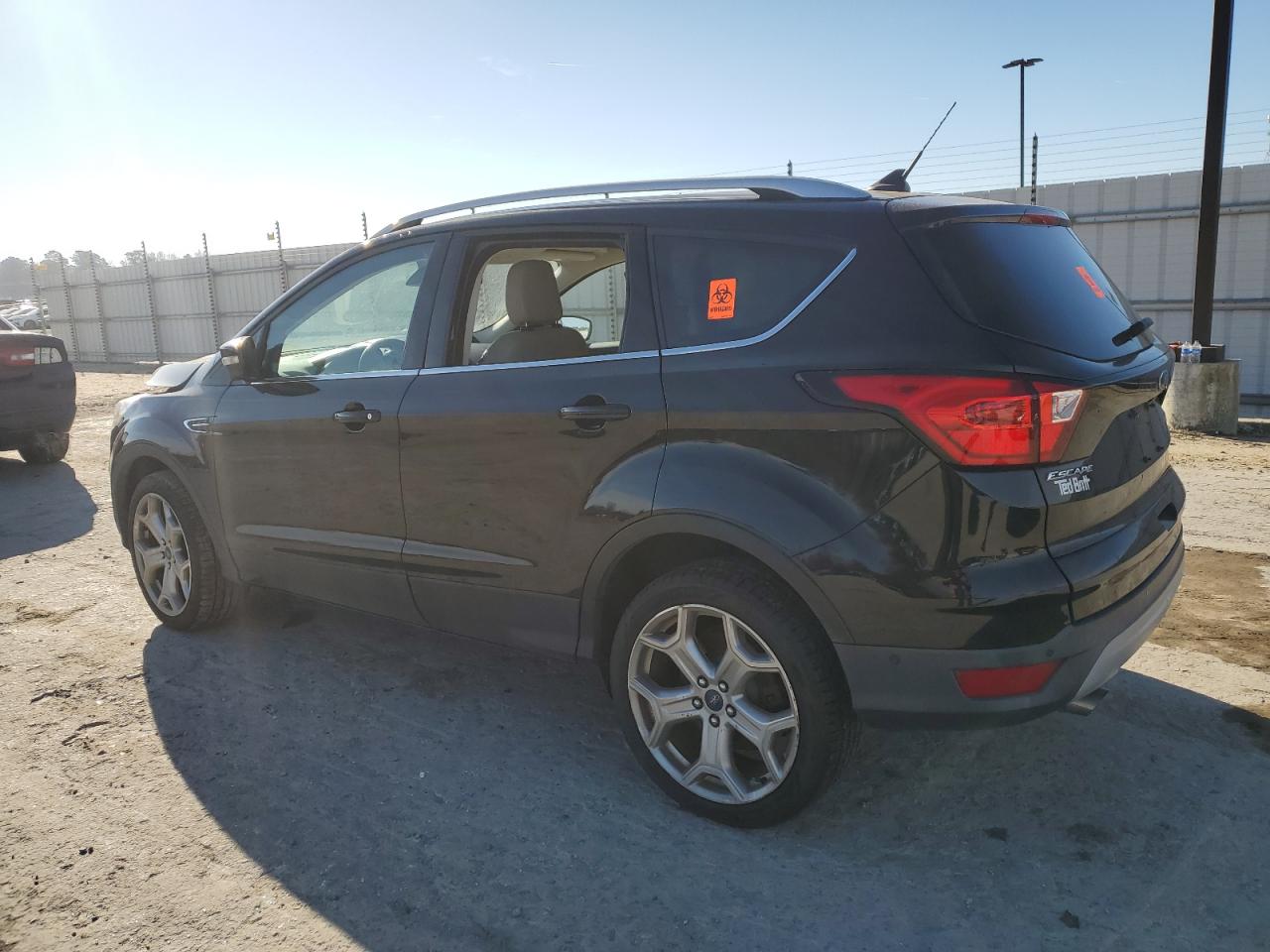 Photo 1 VIN: 1FMCU9J9XKUC32406 - FORD ESCAPE 