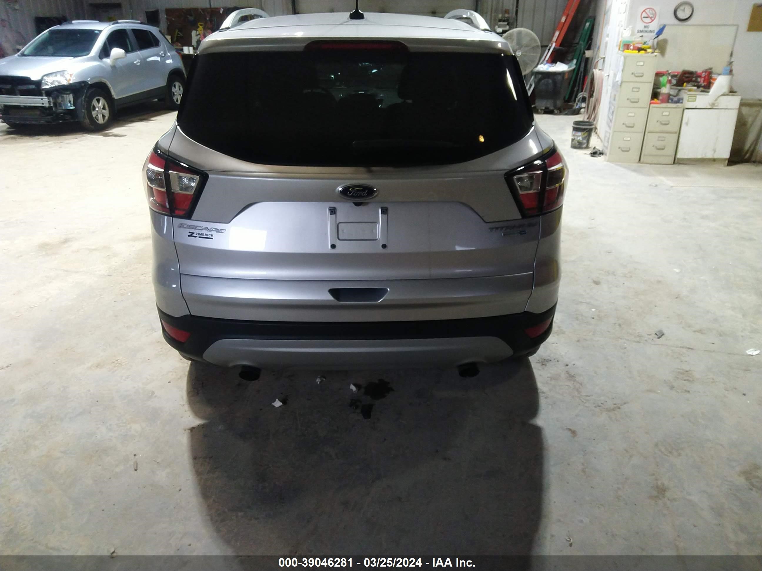 Photo 15 VIN: 1FMCU9JD4HUC37582 - FORD ESCAPE 