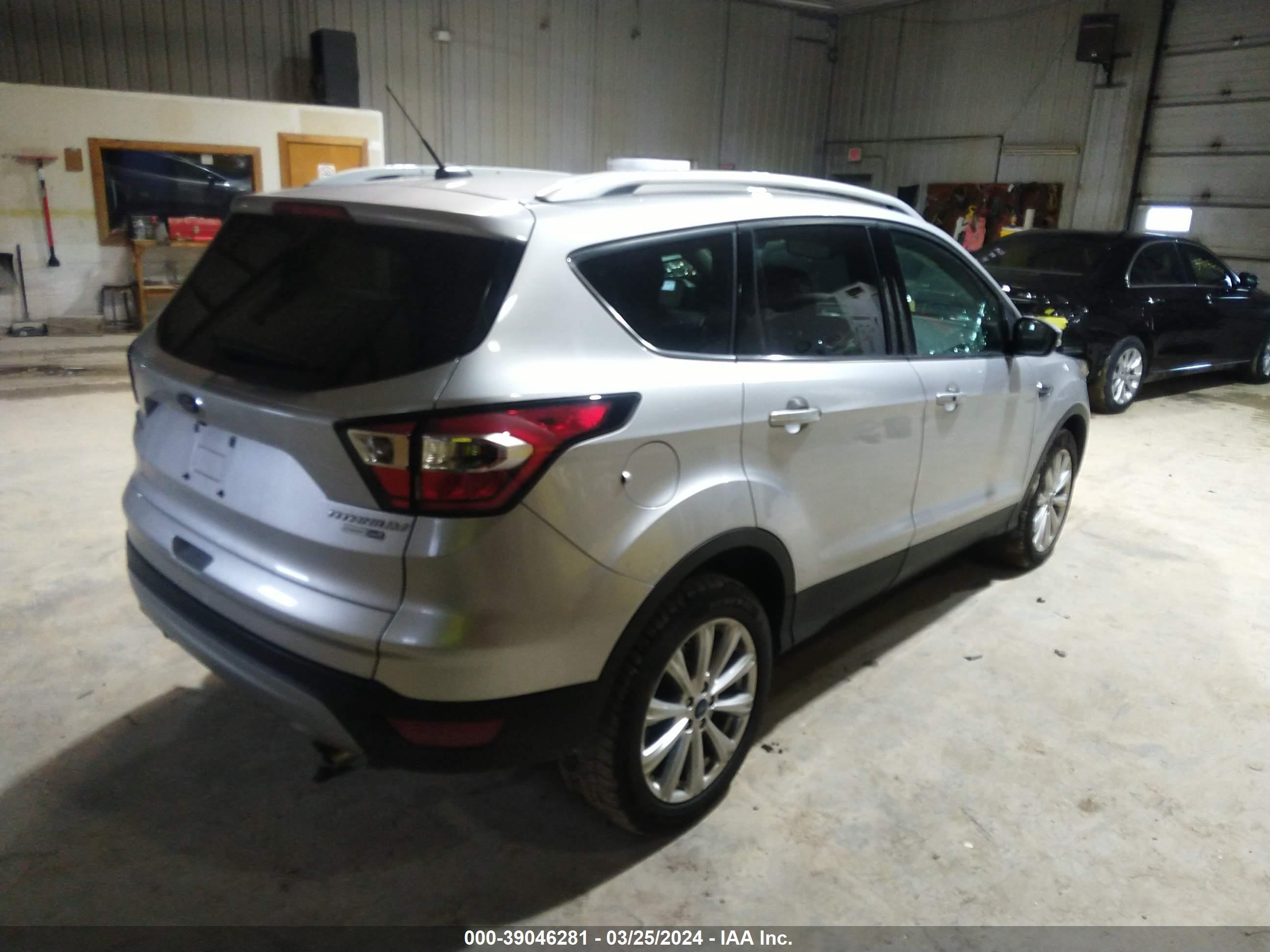 Photo 3 VIN: 1FMCU9JD4HUC37582 - FORD ESCAPE 