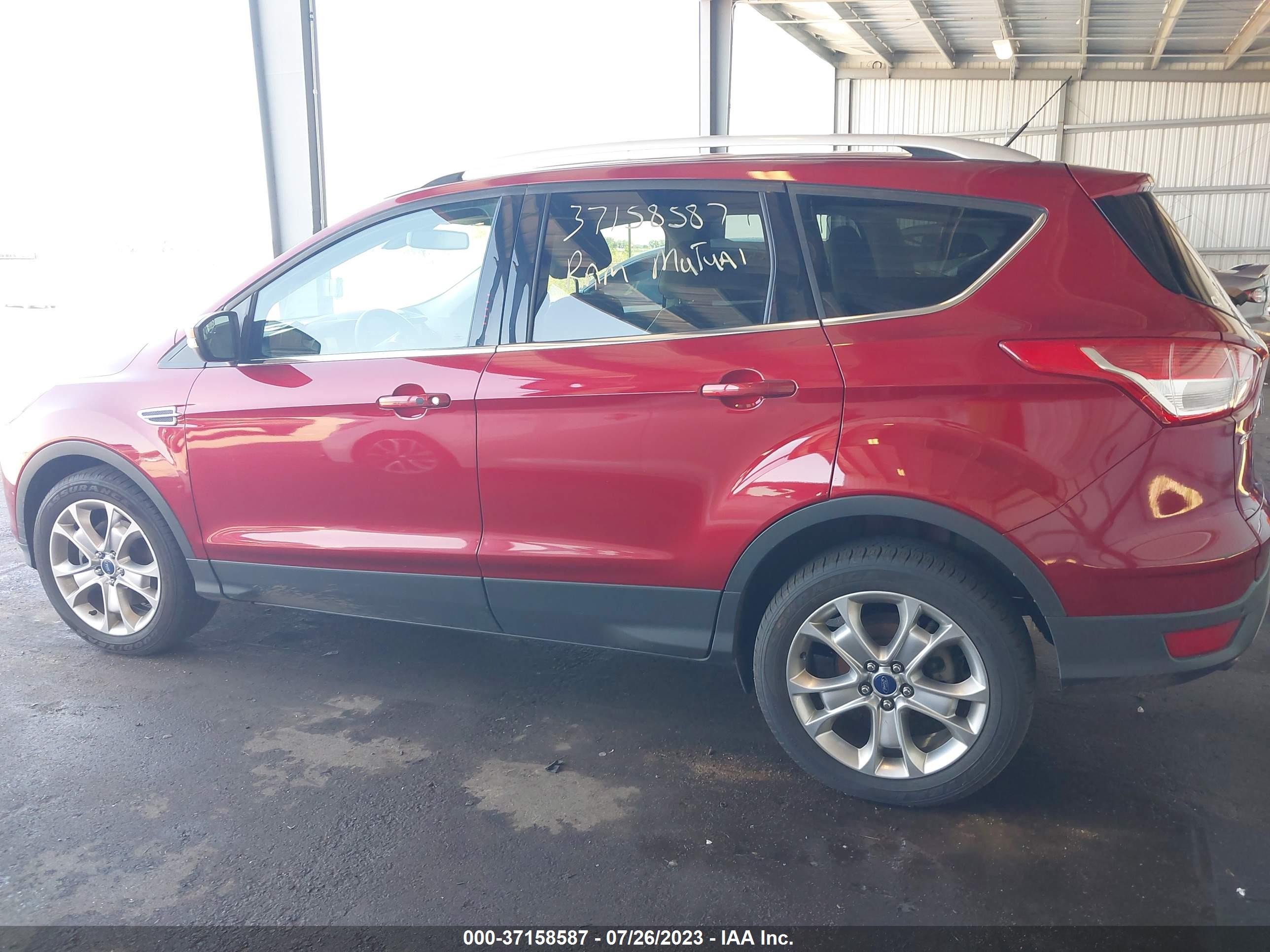 Photo 13 VIN: 1FMCU9JX5FUB30886 - FORD ESCAPE 