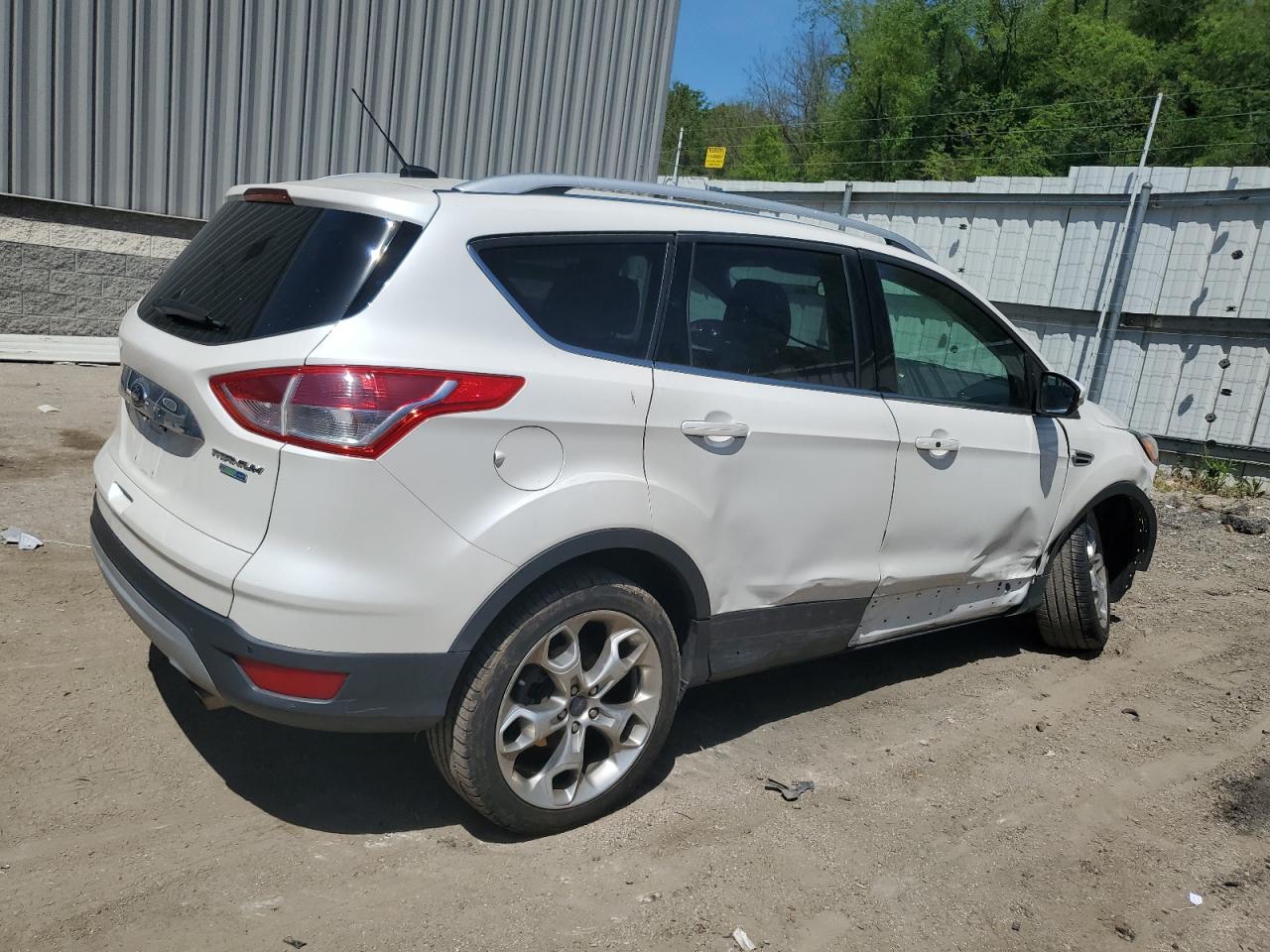 Photo 2 VIN: 1FMCU9JX7EUC06221 - FORD ESCAPE 