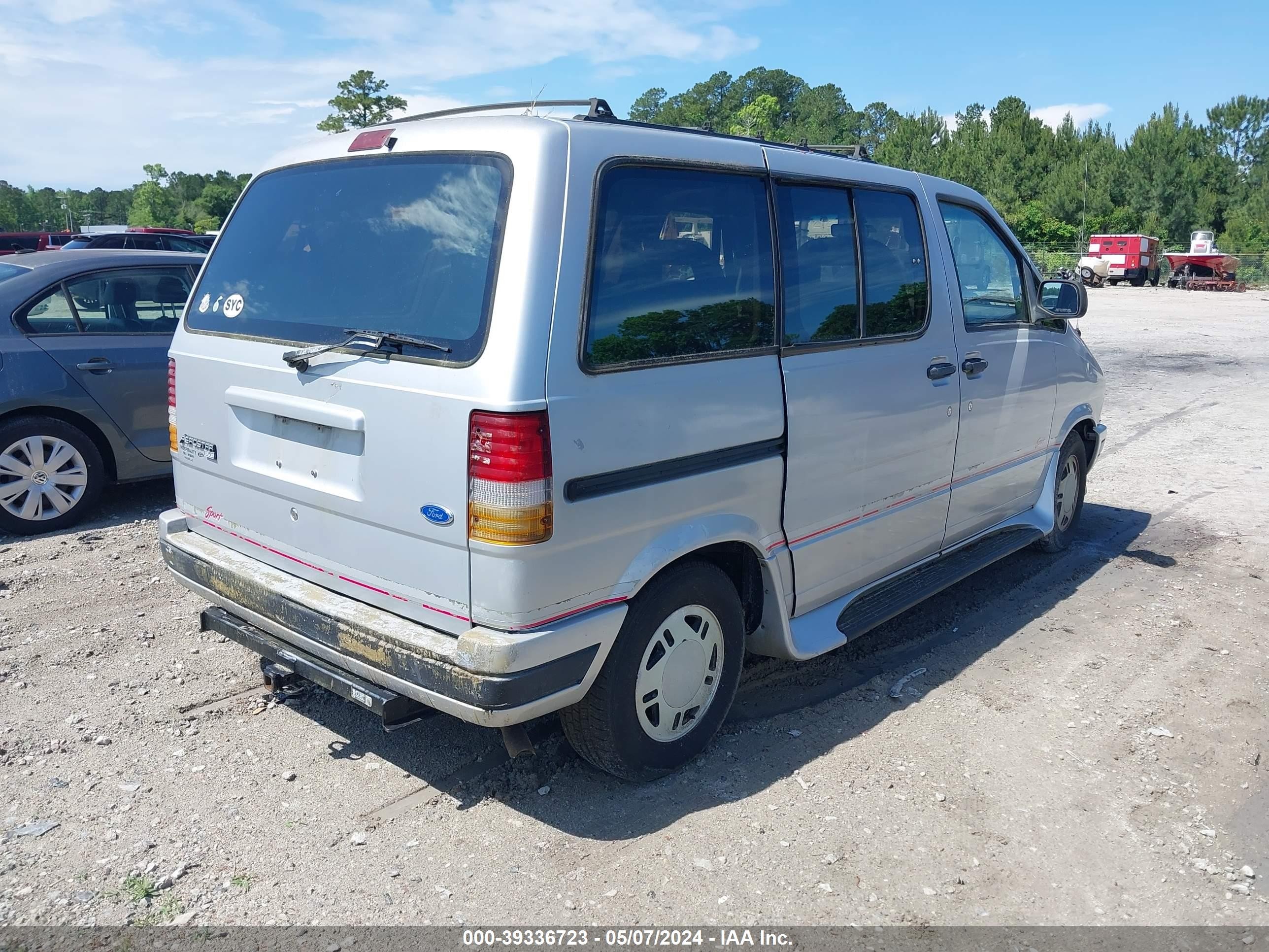 Photo 3 VIN: 1FMDA11U8PZC10613 - FORD AEROSTAR 