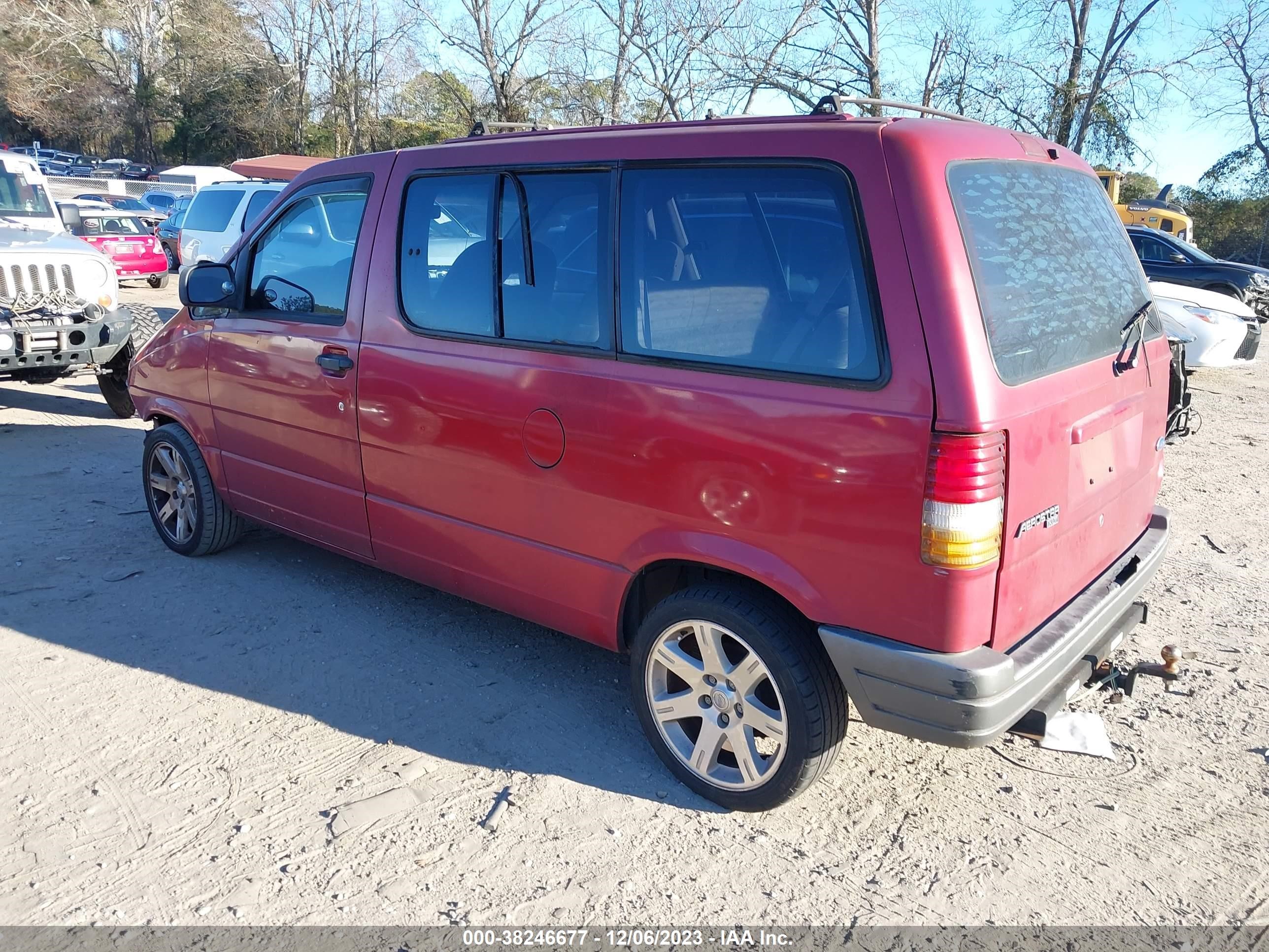 Photo 2 VIN: 1FMDA11U8TZB38144 - FORD AEROSTAR 