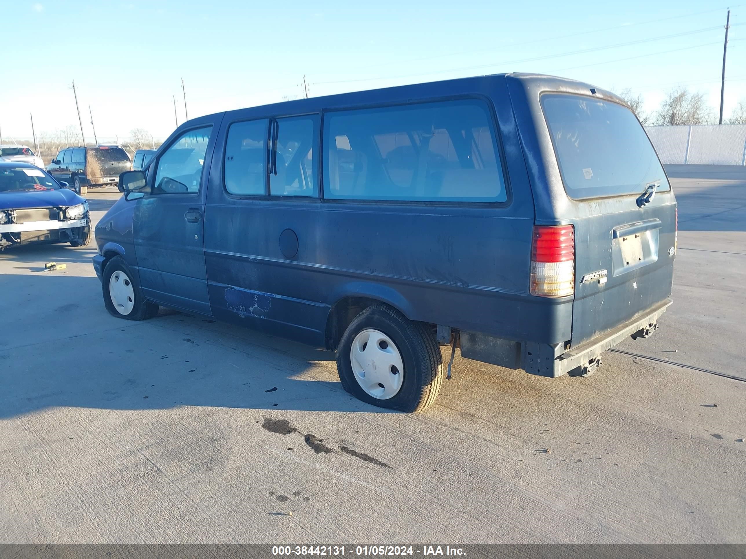 Photo 2 VIN: 1FMDA31UXPZA31128 - FORD AEROSTAR 