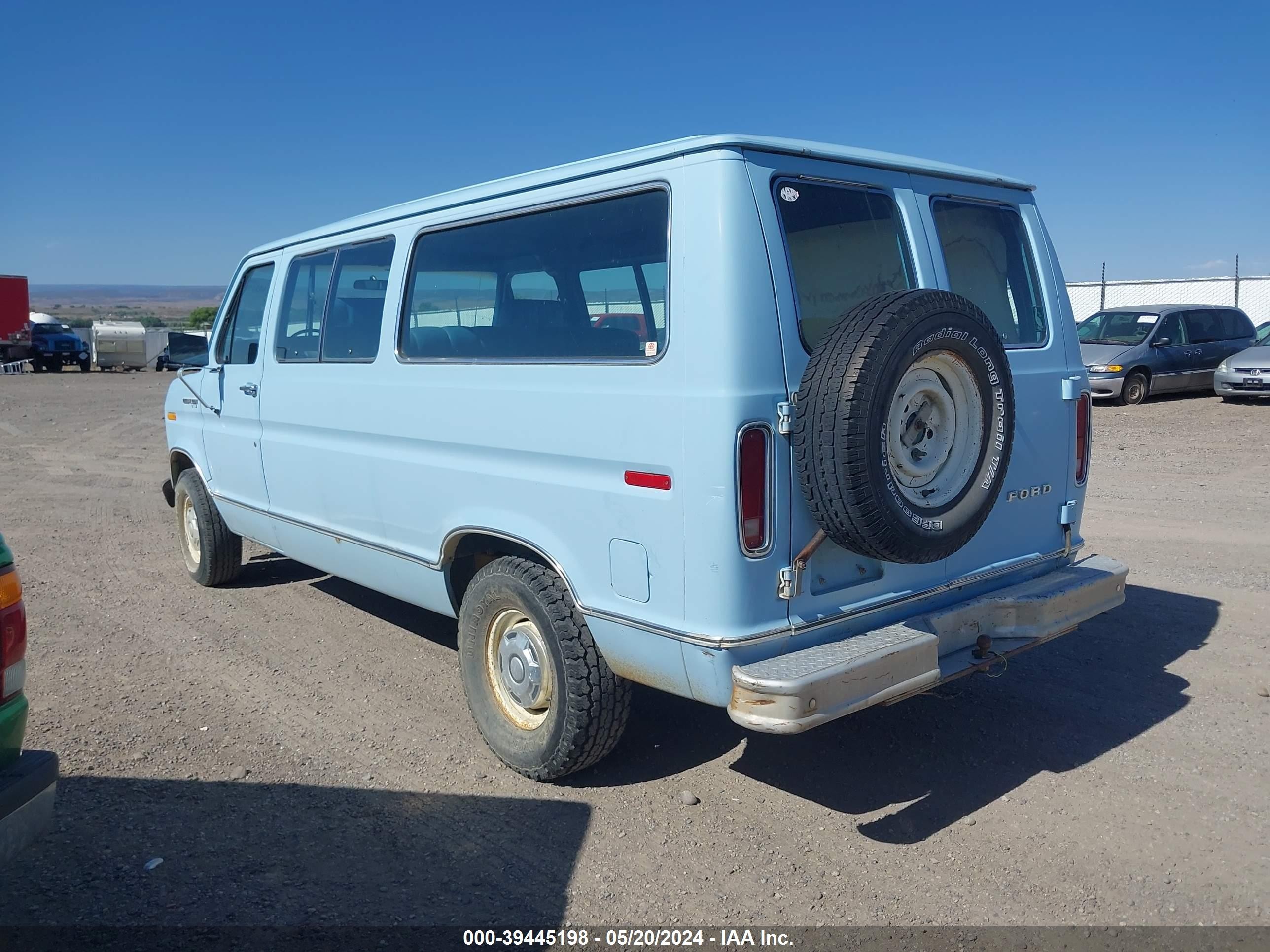 Photo 2 VIN: 1FMDE11E9CHB15653 - FORD ECONOLINE 