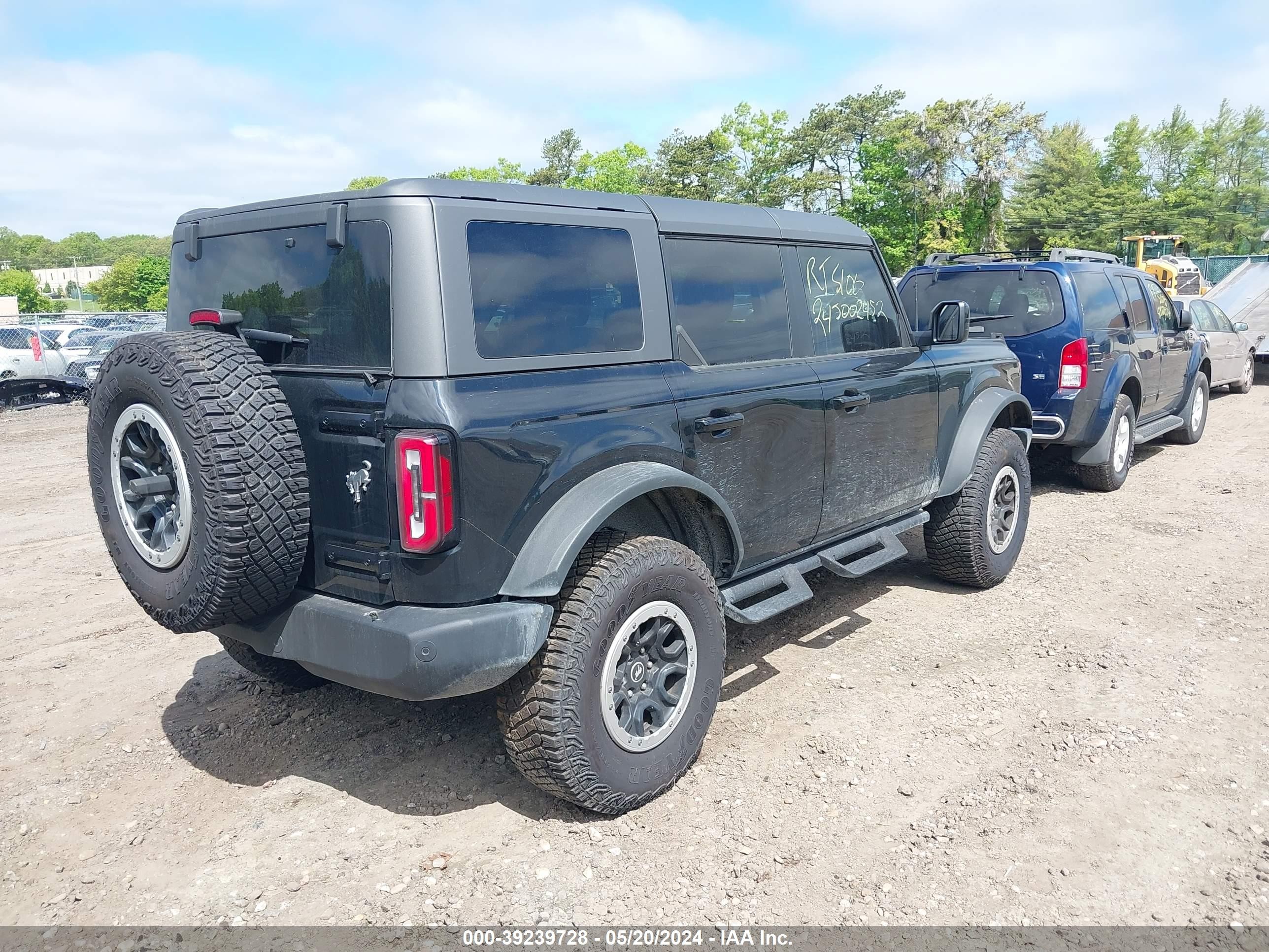 Photo 3 VIN: 1FMDE5DH0PLB09207 - FORD BRONCO 