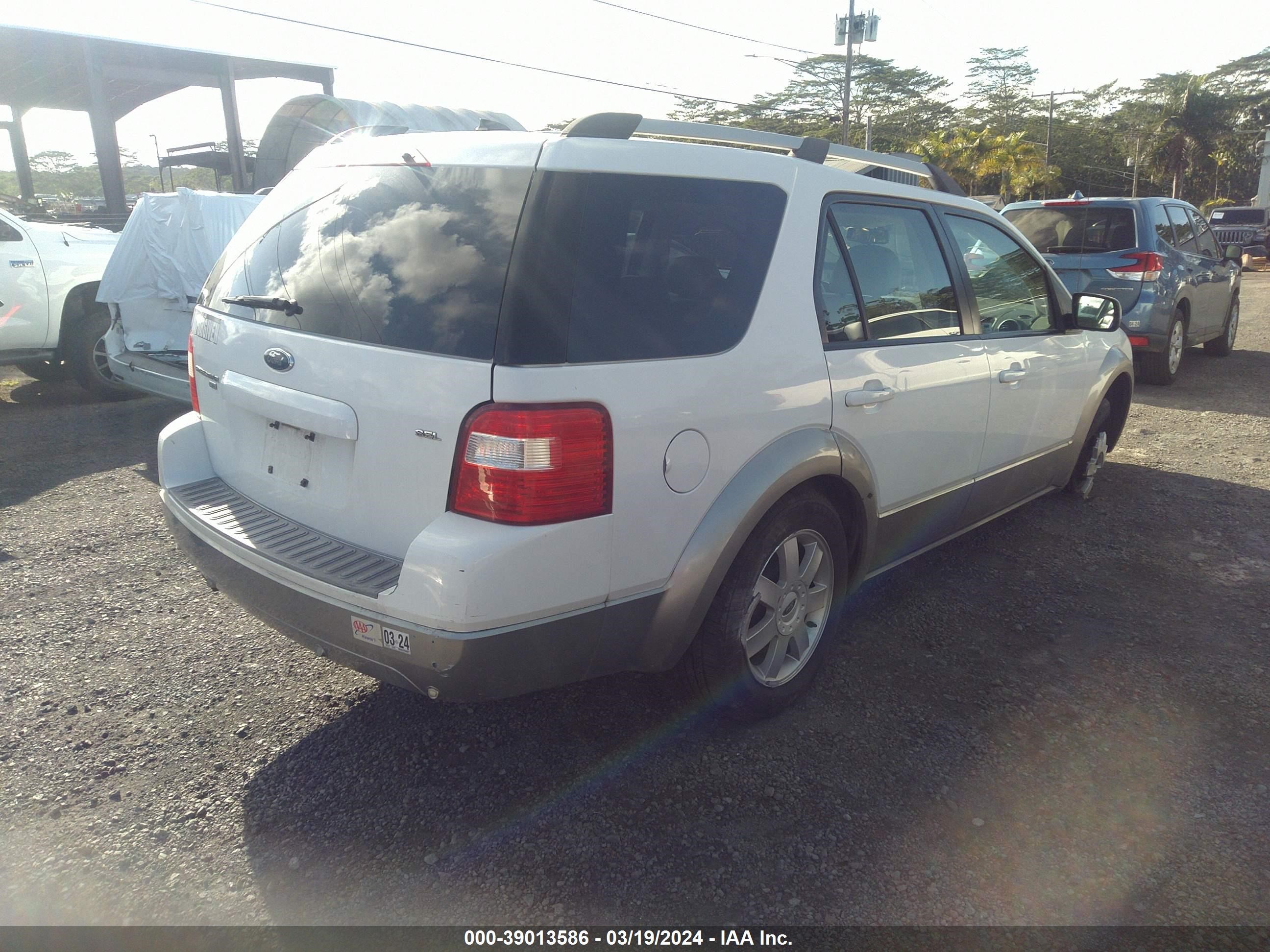 Photo 3 VIN: 1FMDK05107GA00011 - FORD FREESTYLE 