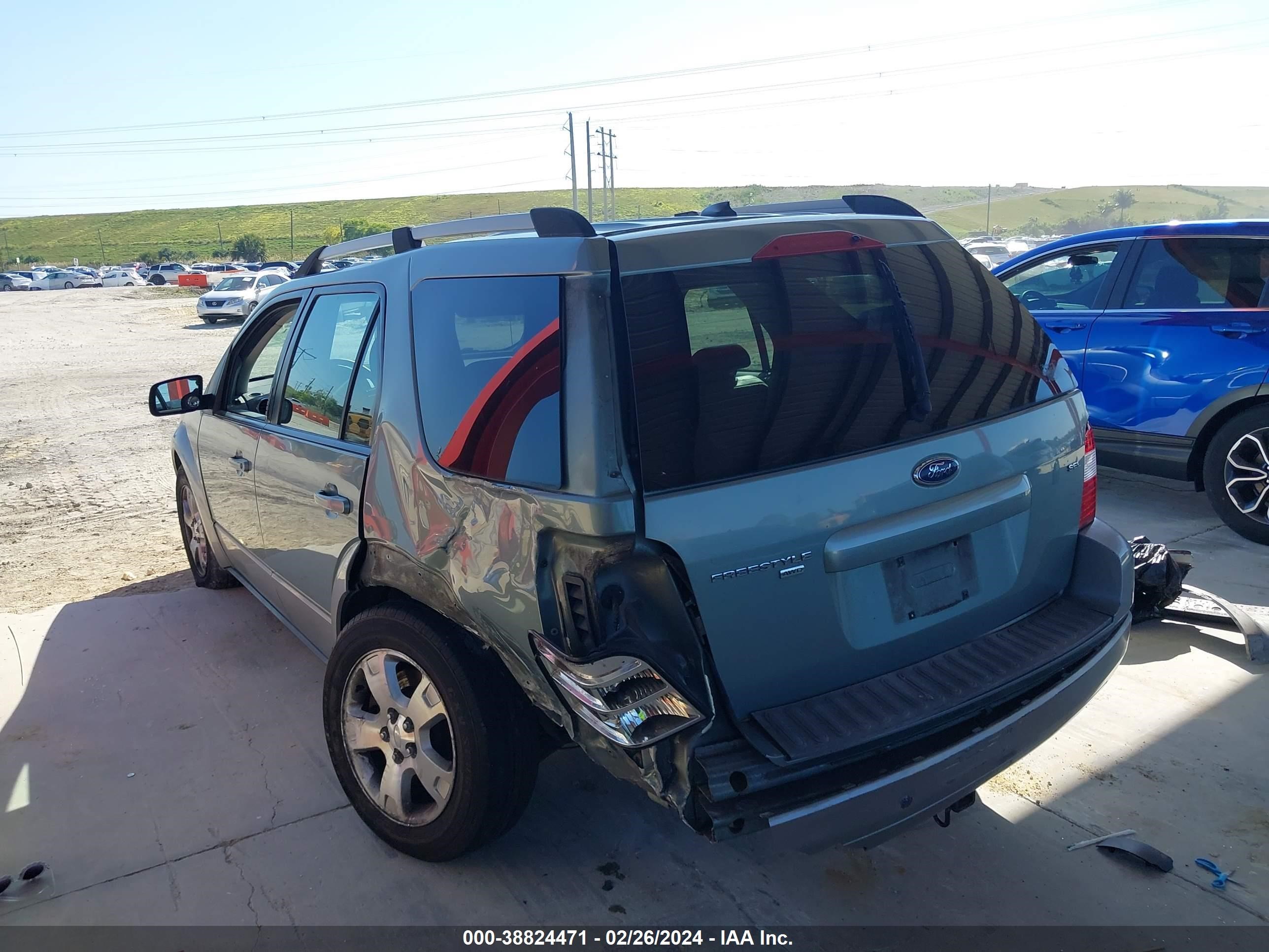 Photo 2 VIN: 1FMDK05127GA42423 - FORD FREESTYLE 