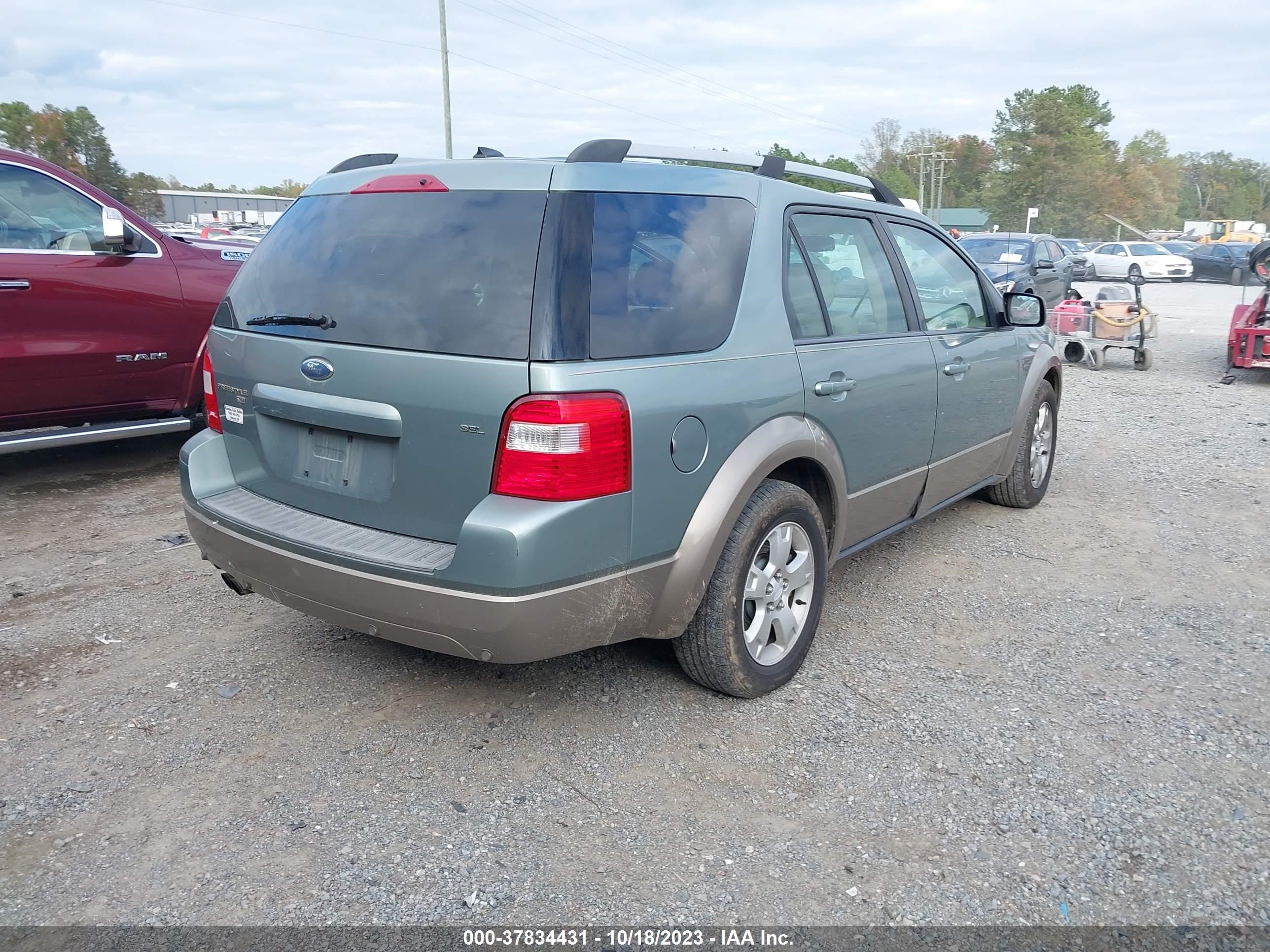 Photo 3 VIN: 1FMDK05197GA11685 - FORD FREESTYLE 