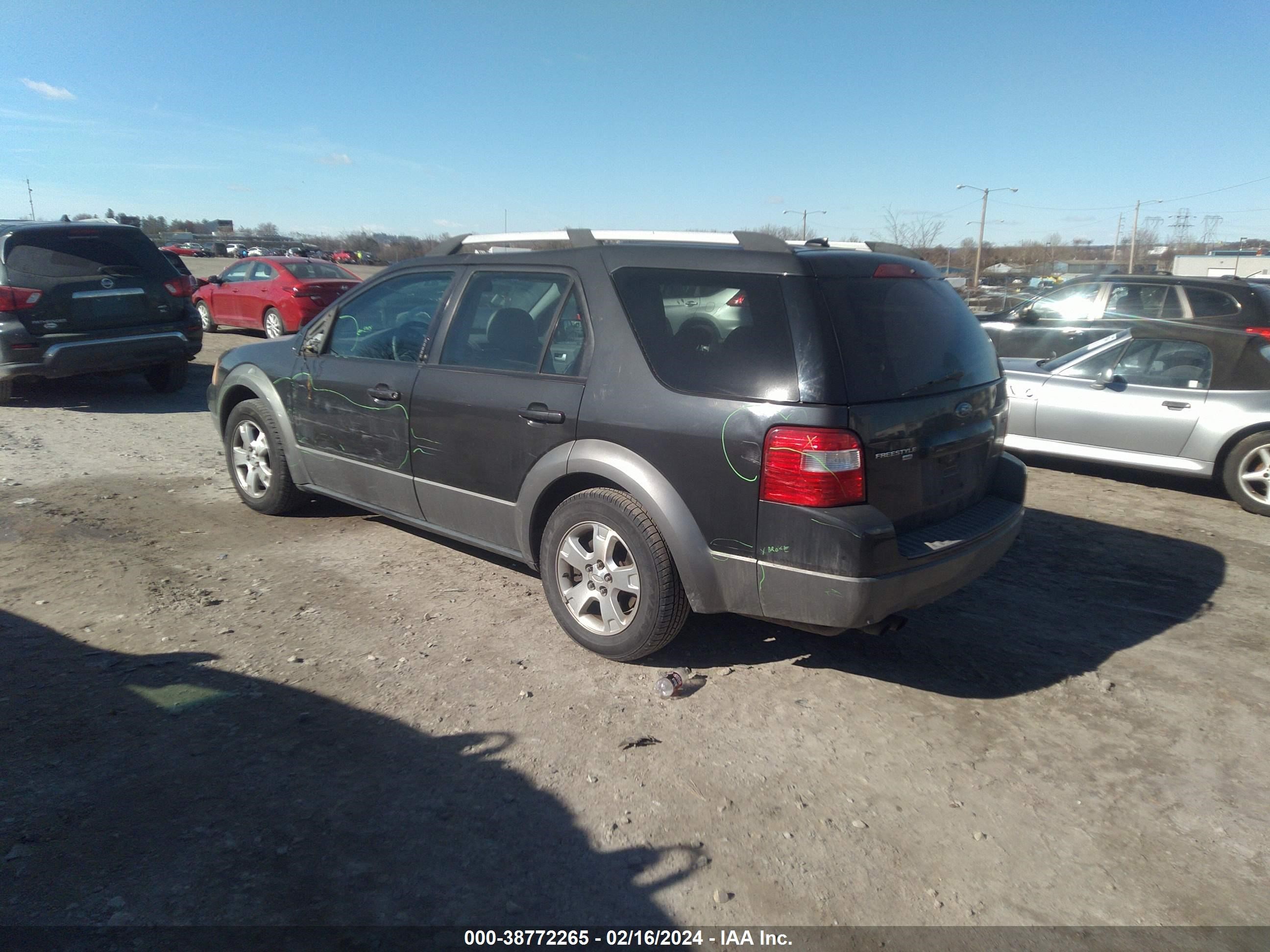 Photo 2 VIN: 1FMDK051X7GA11680 - FORD FREESTYLE 